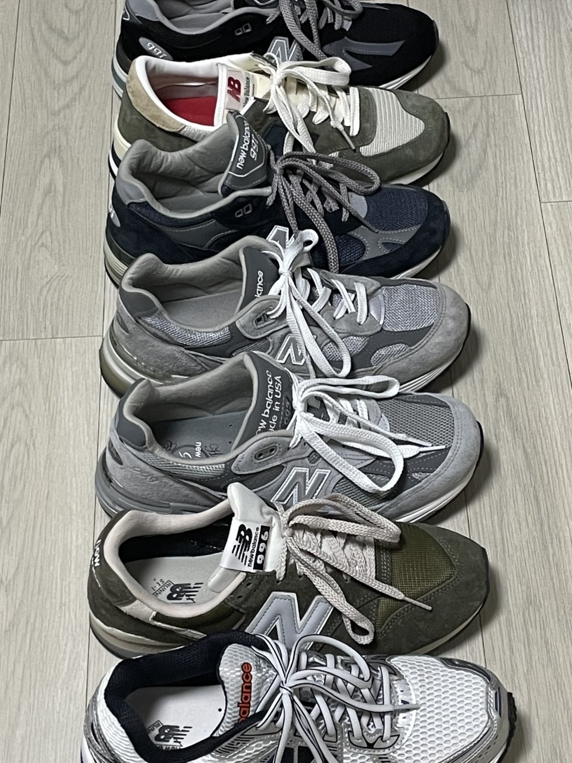 New Balance 991v2 Made in UK Black, New Balance 990v1 Made in USA Olive 착용 스타일