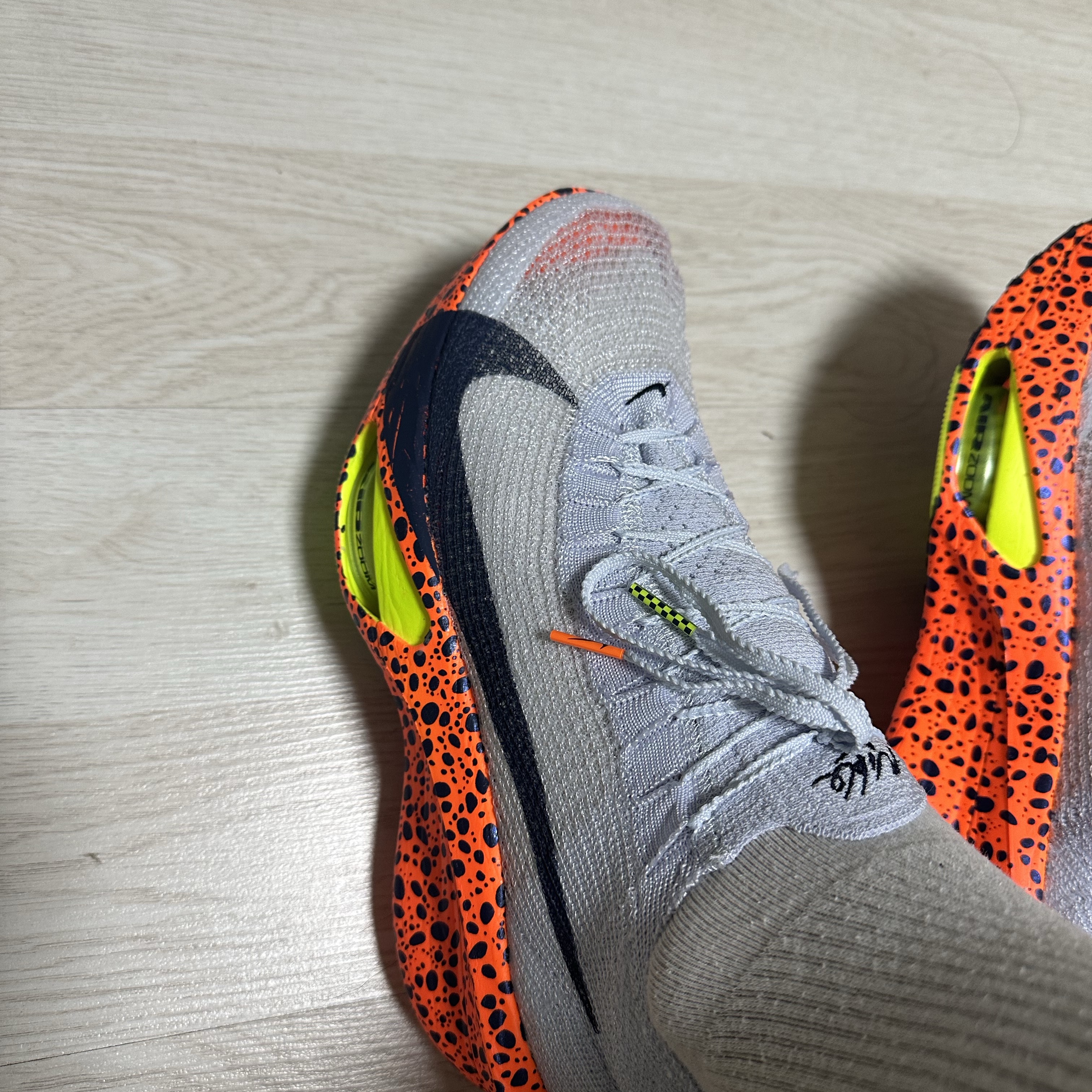 Nike Air Zoom Alphafly Next% 3 Olympic Safari 착용 스타일