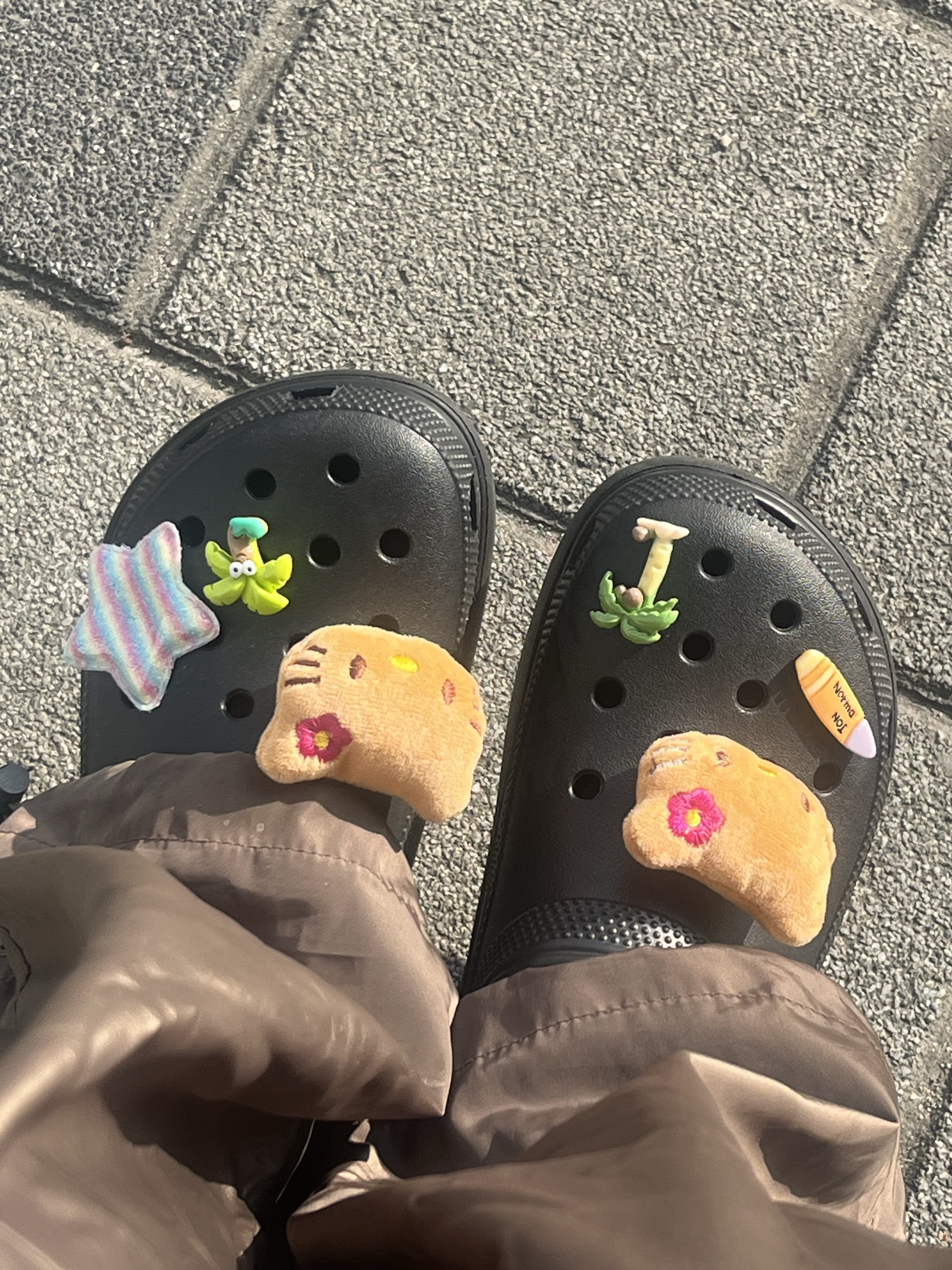 (W) Crocs Classic Platform Clog Black 착용 스타일