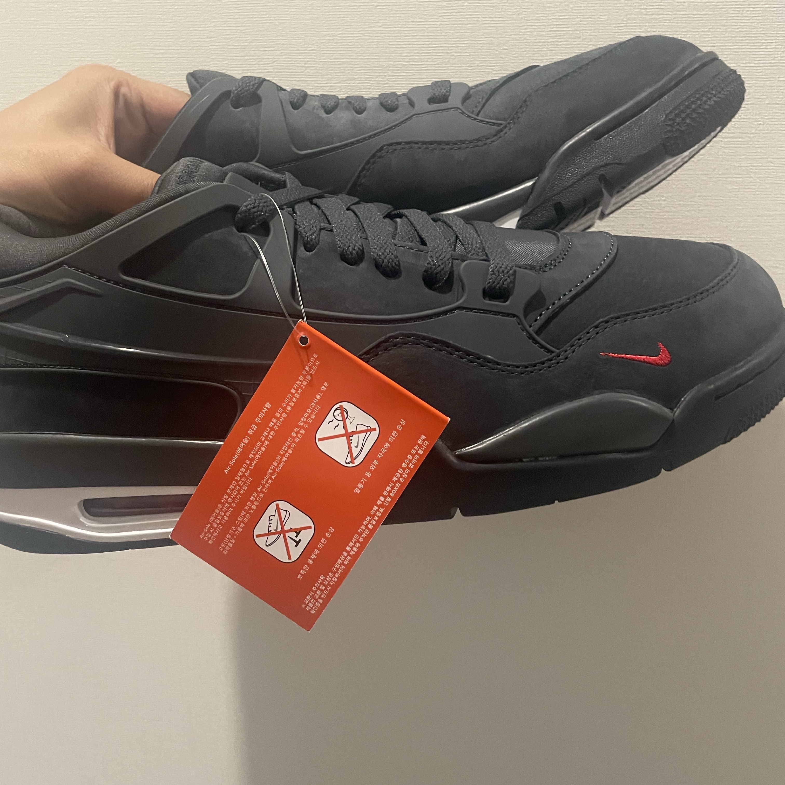 Jordan 4 x Nigel Sylvester RM SP Driveway Grey 착용 스타일 - 4