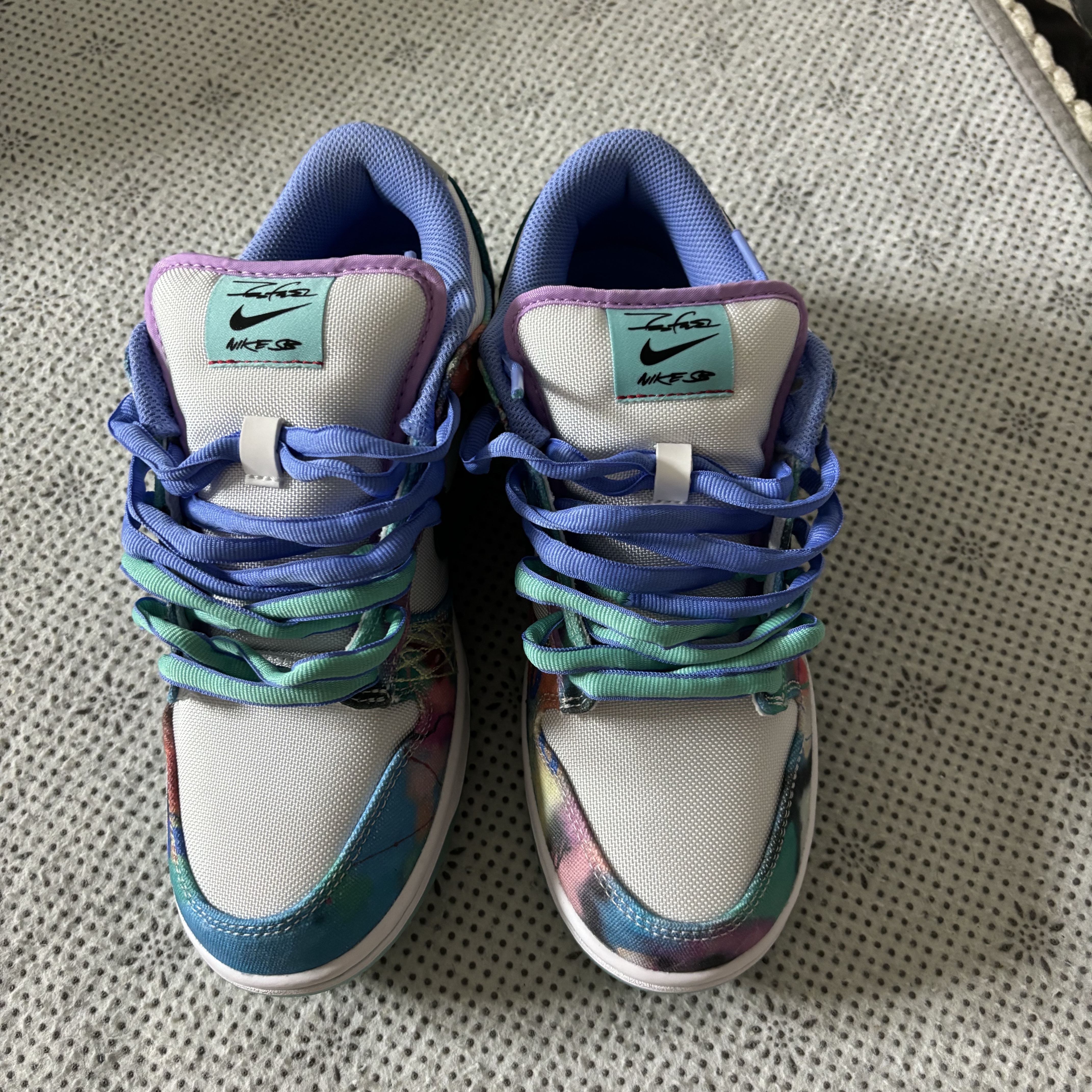 Nike x Futura Laboratories SB Dunk Low OG QS White and Geode Teal 착용 스타일 - 3