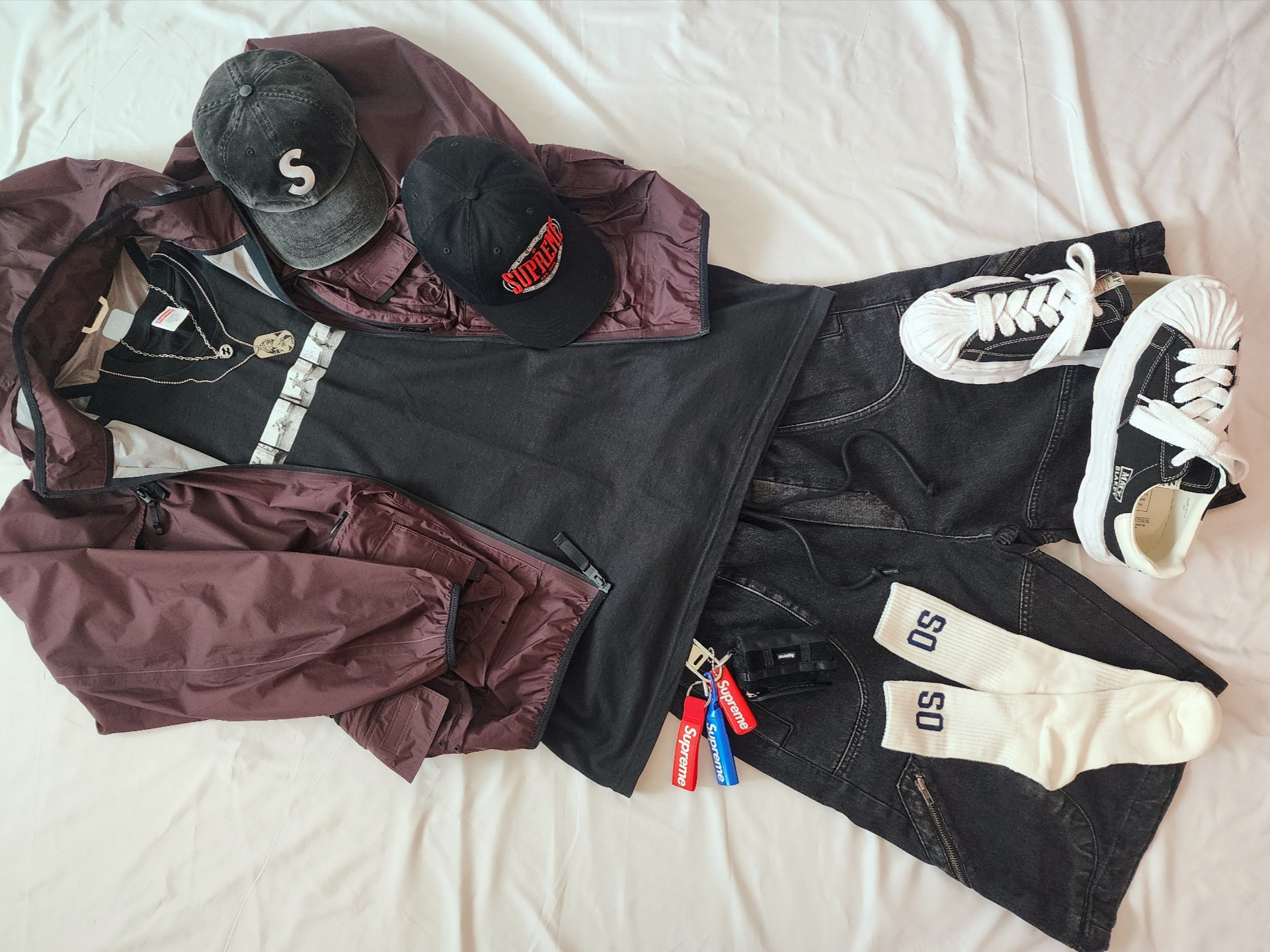 Nike x Drake Nocta NRG LR Track Jacket Dark Wine (DR2618-646), Oakley Factory Team x Brain Dead Ostrich Chop Saw Mule Maroon Espresso 착용 스타일 - 3