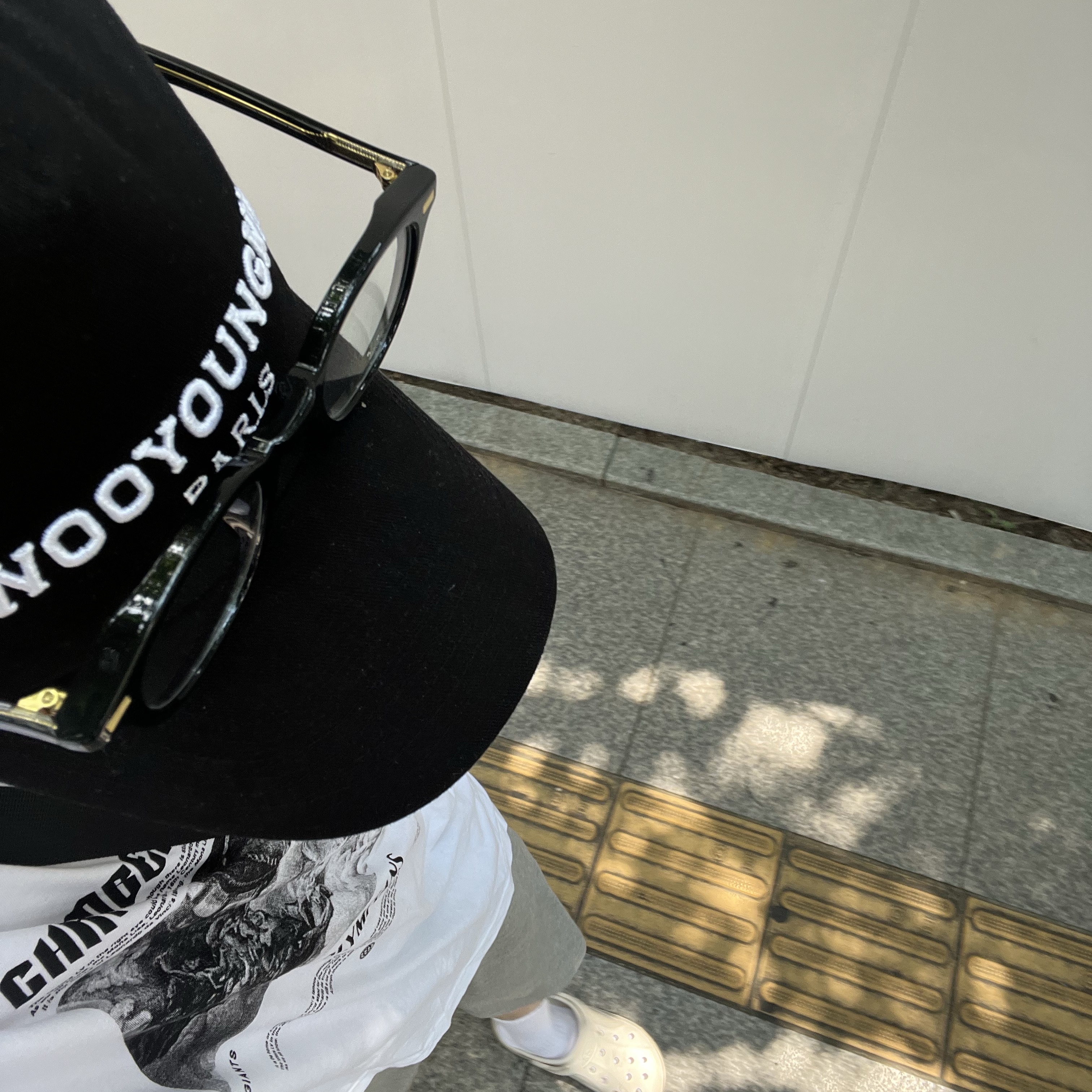 Wooyoungmi Embroidered Ball Cap Black 착용 스타일