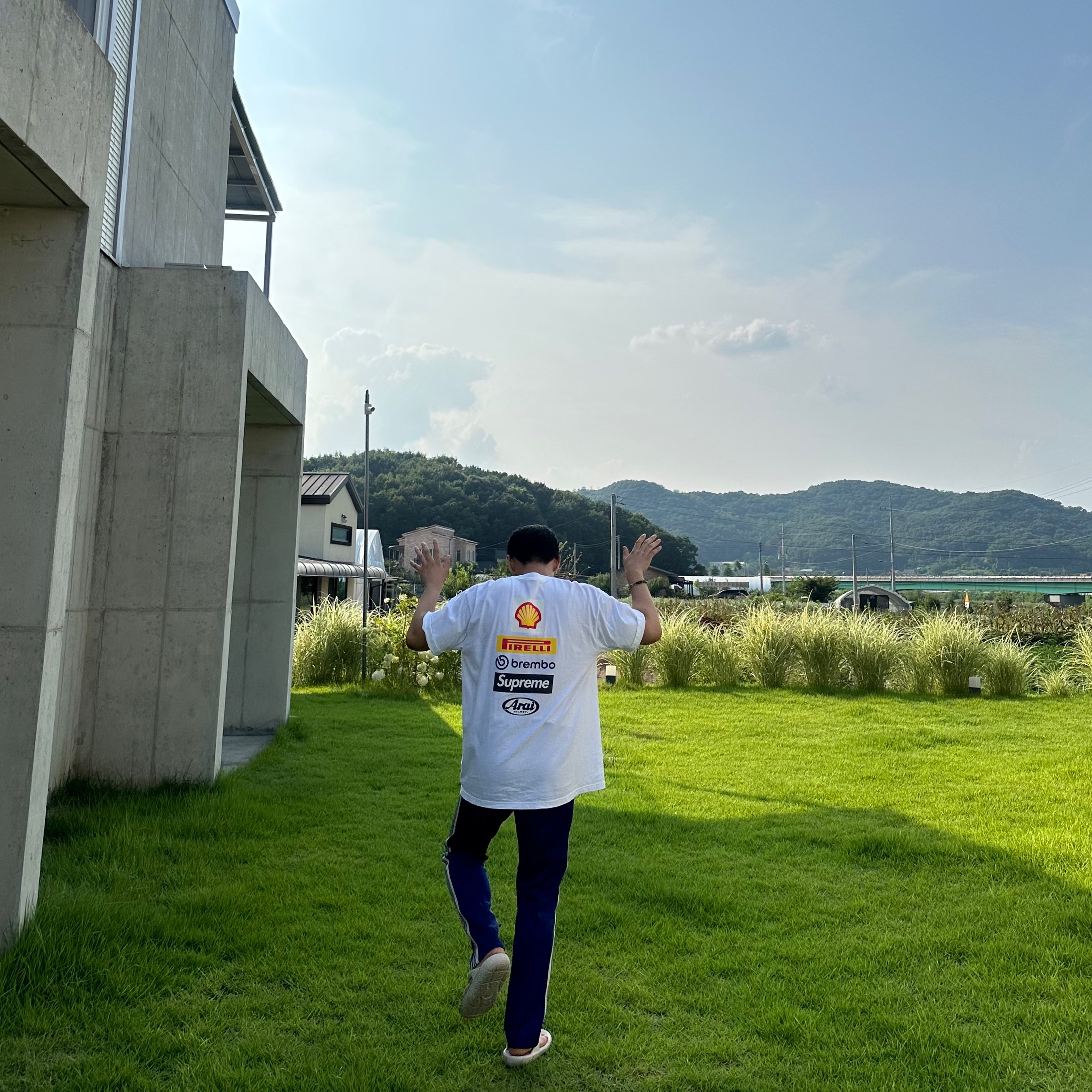 Supreme x Ducati Logos T-Shirt White - 24SS, Needles Track Pants Poly Smooth Royal 착용 스타일 - 1