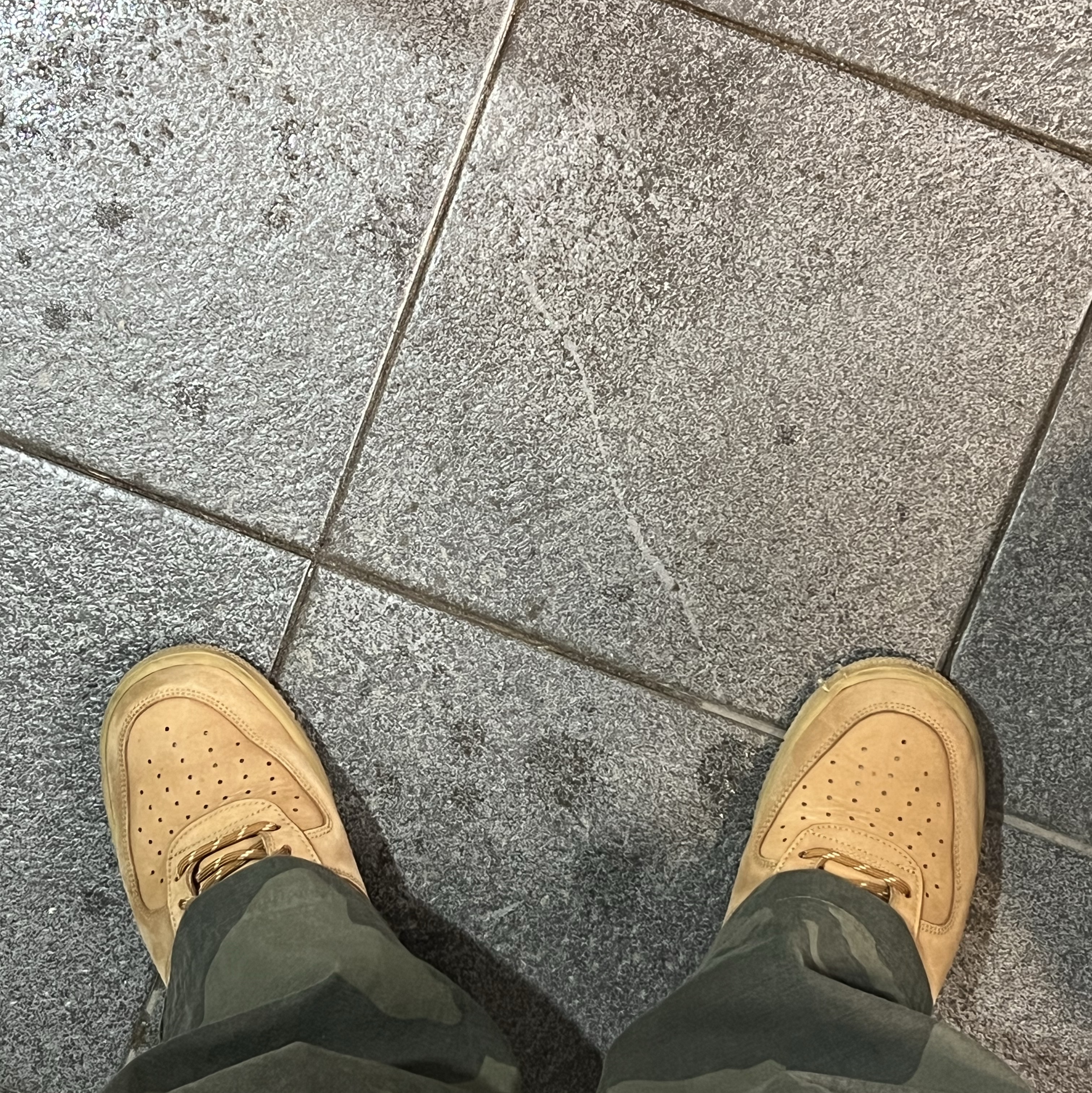 Nike Air Force 1 '07 WB Flax 착용 스타일 - 2
