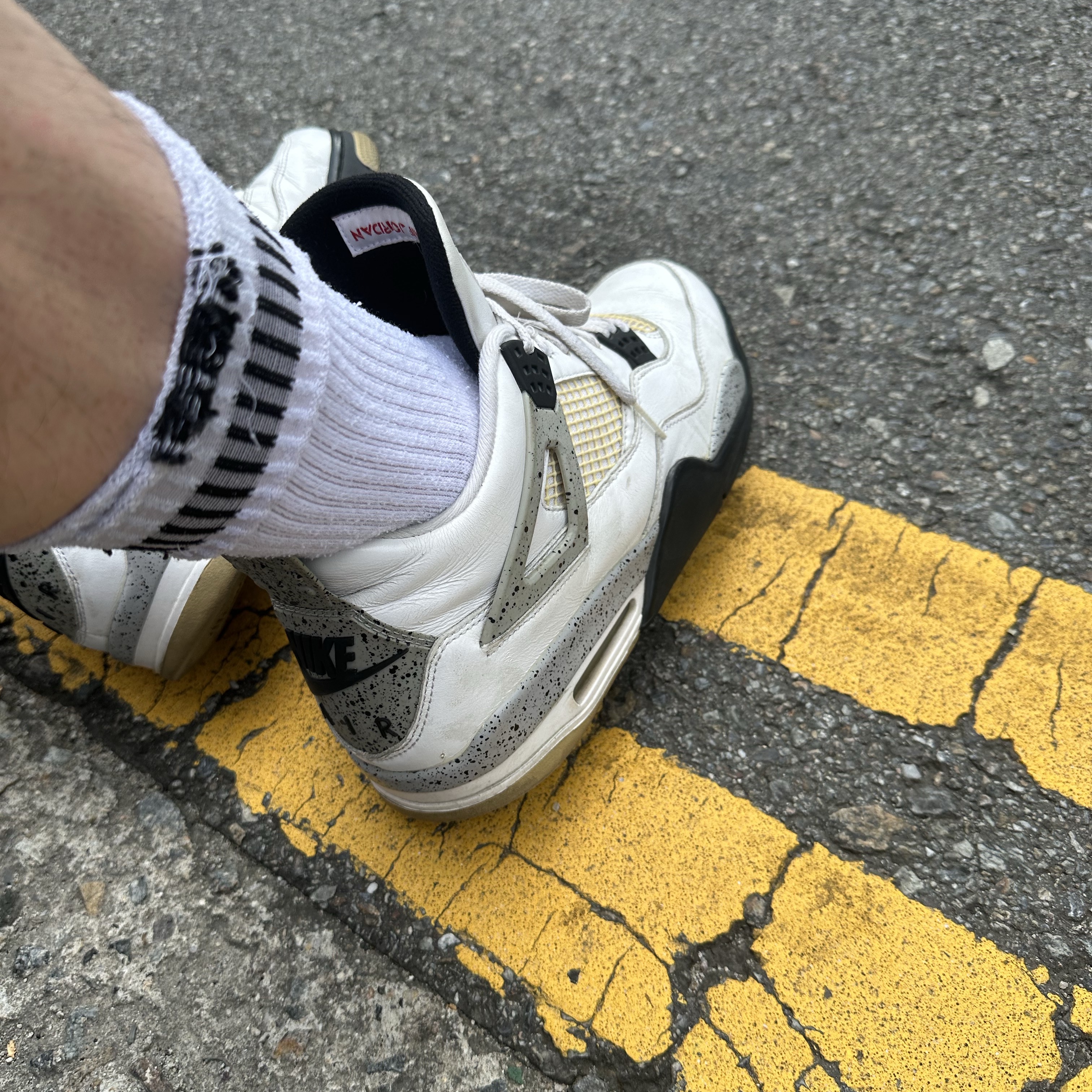 Jordan 4 Retro OG White Cement 2016 착용 스타일 - 3