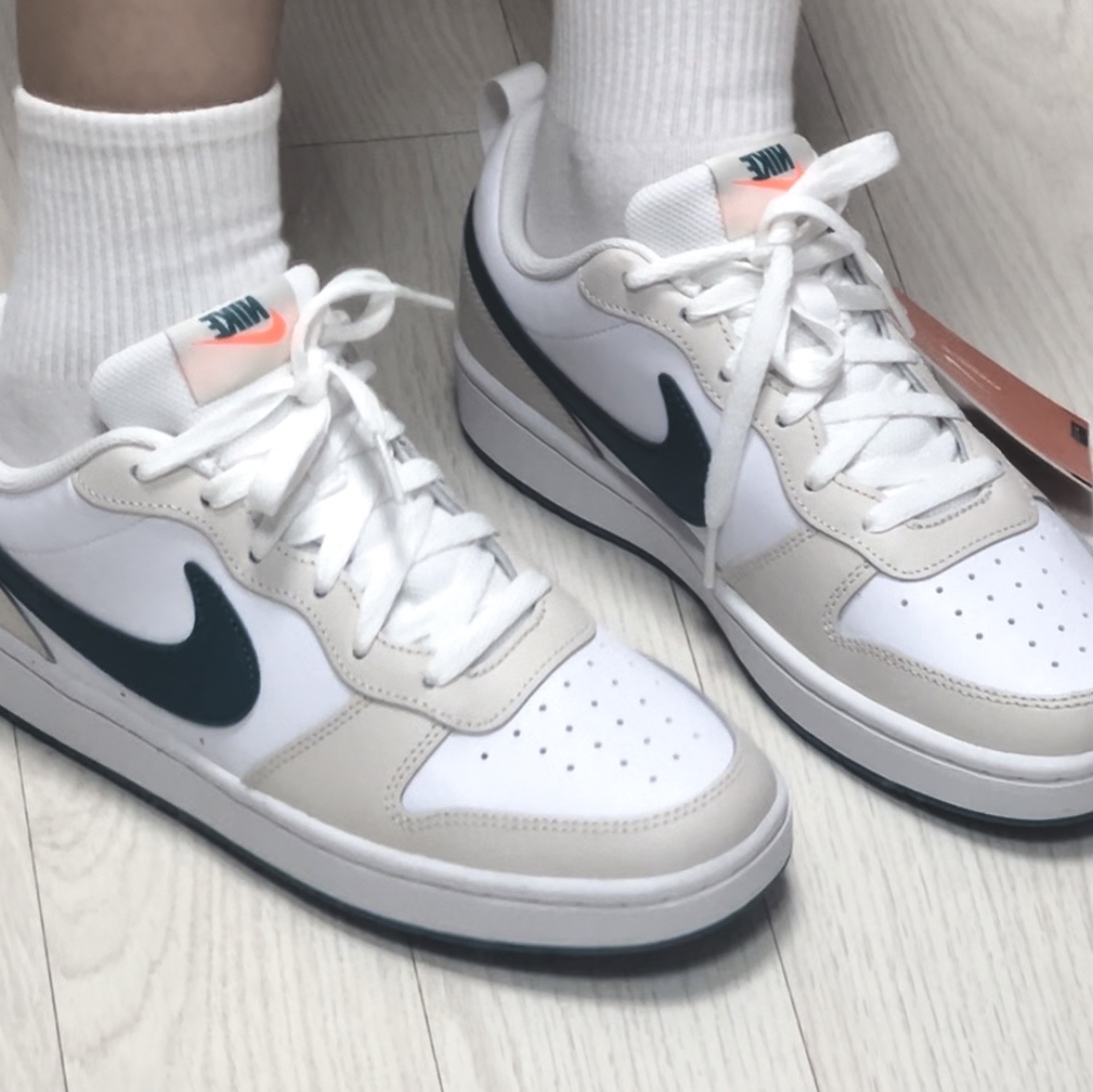 (GS) Nike Court Borough Low 2 SE Off White Green 착용 스타일