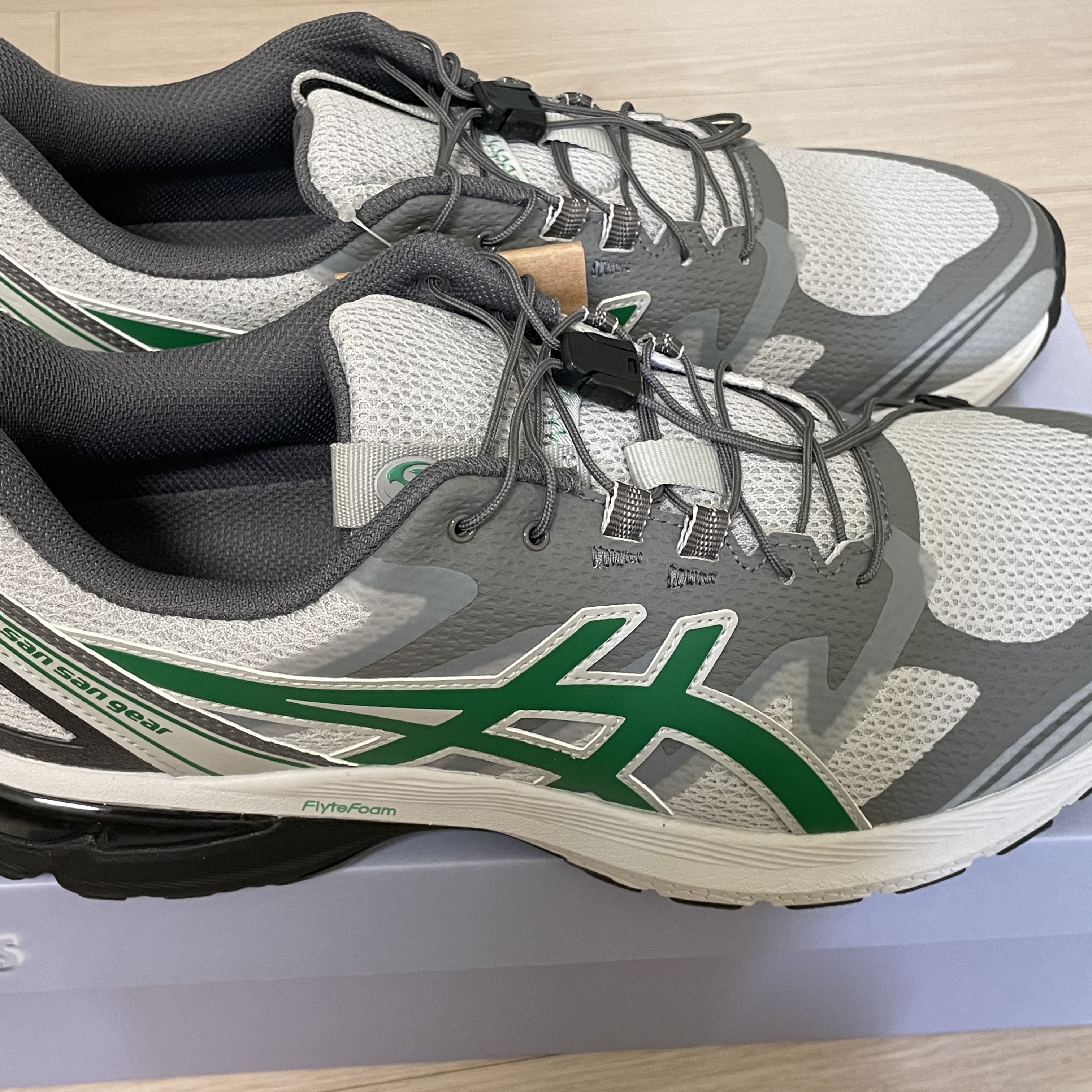 Asics x Sansan Gear Gel-Terrain Grey Violet Jolly Green 착용 스타일 - 4