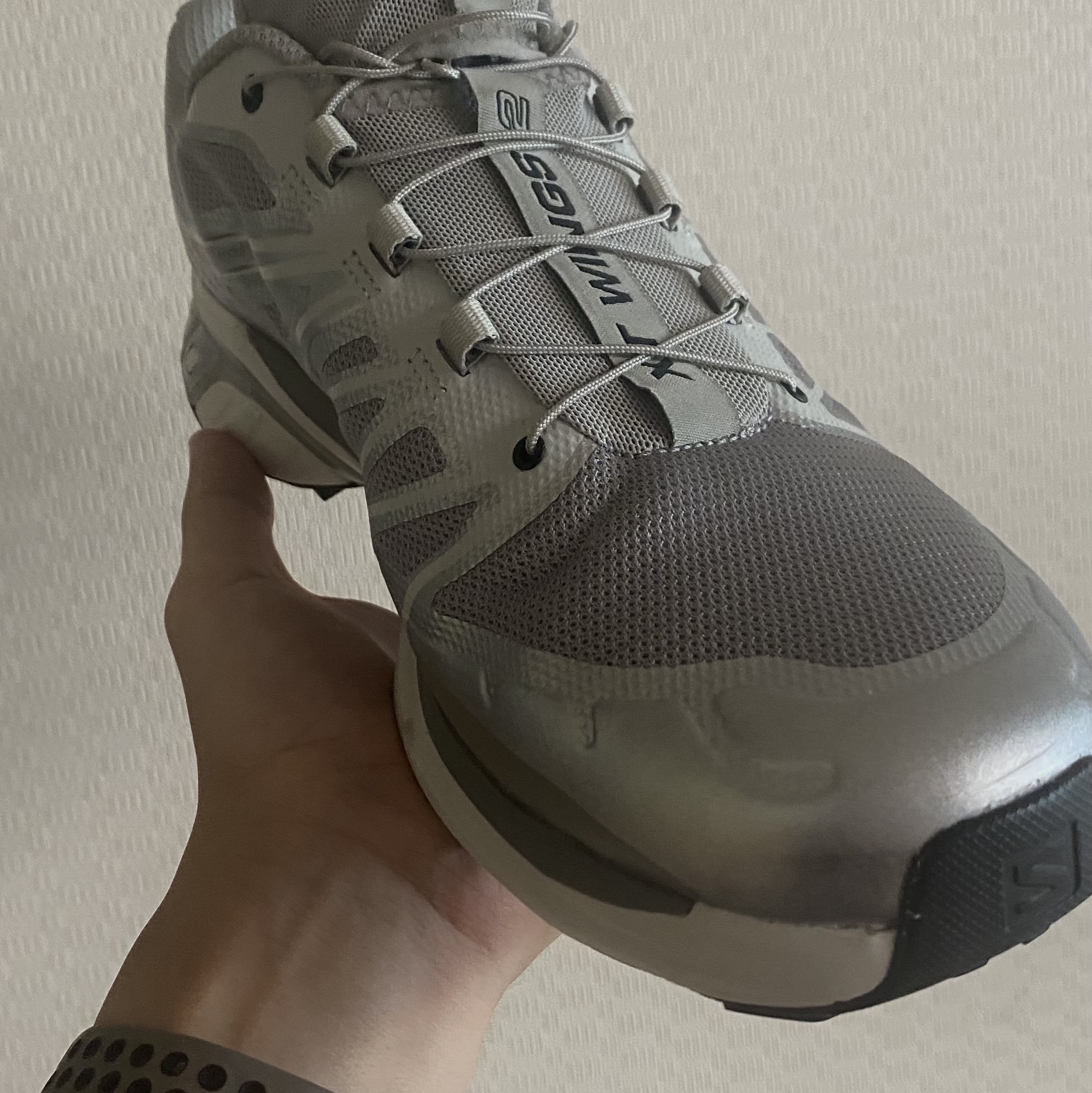 Salomon XT-Wings 2 Lunar Rock Gray 착용 스타일 - 1