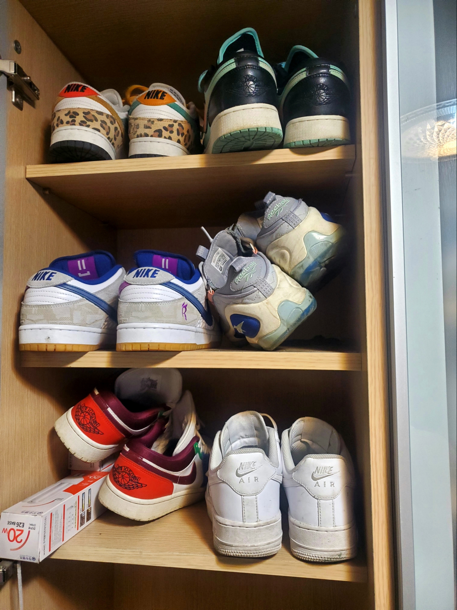 (GS) Jordan 1 Low SE Tropical Twist, (W) Nike Dunk Low SE Patchwork 착용 스타일