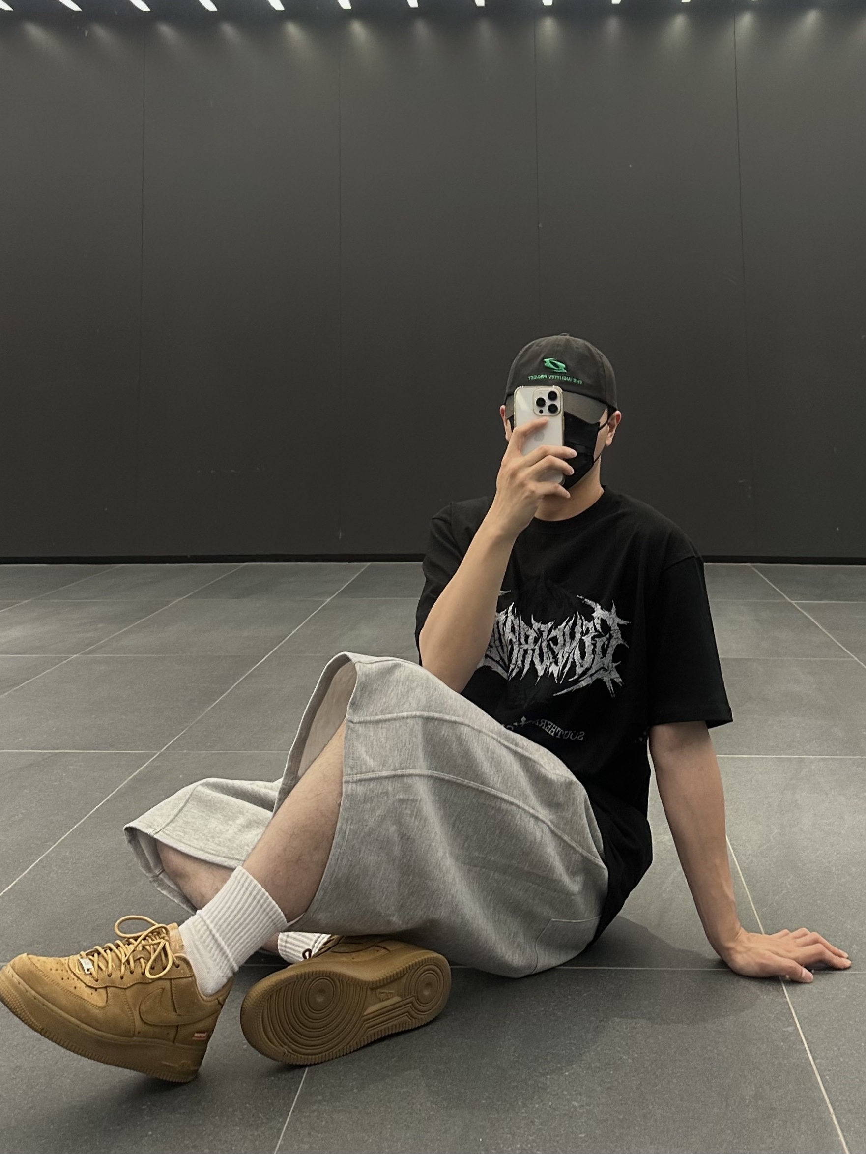 Maison Mihara Yasuhiro Blakey OG Sole Canvas Low-top Sneakers Black White, Maison Mihara Yasuhiro Blakey OG Sole Leather Low-top Sneakers Black 착용 스타일 - 3