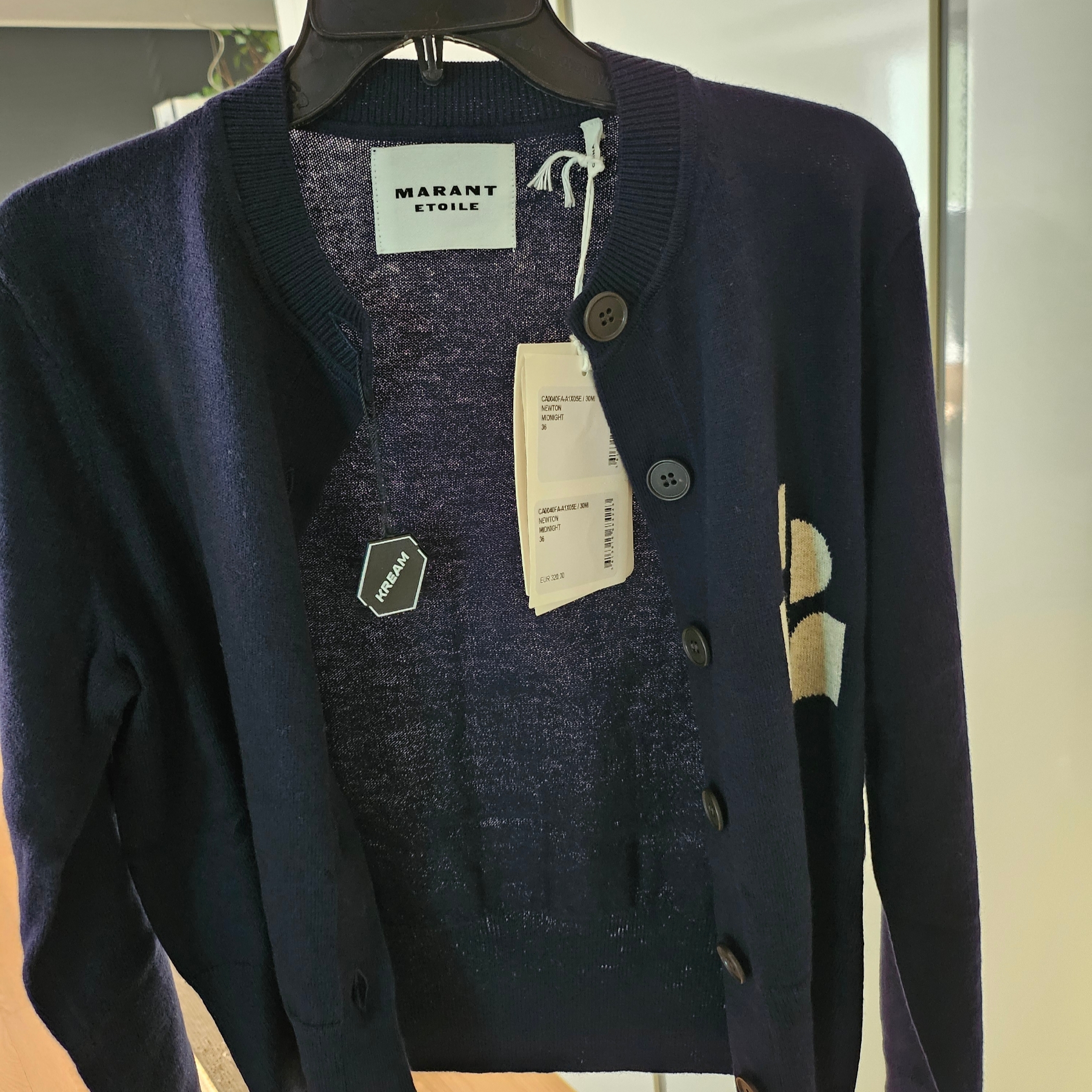(W) Isabel Marant Newton Cotton Cardigan Midnight 착용 스타일