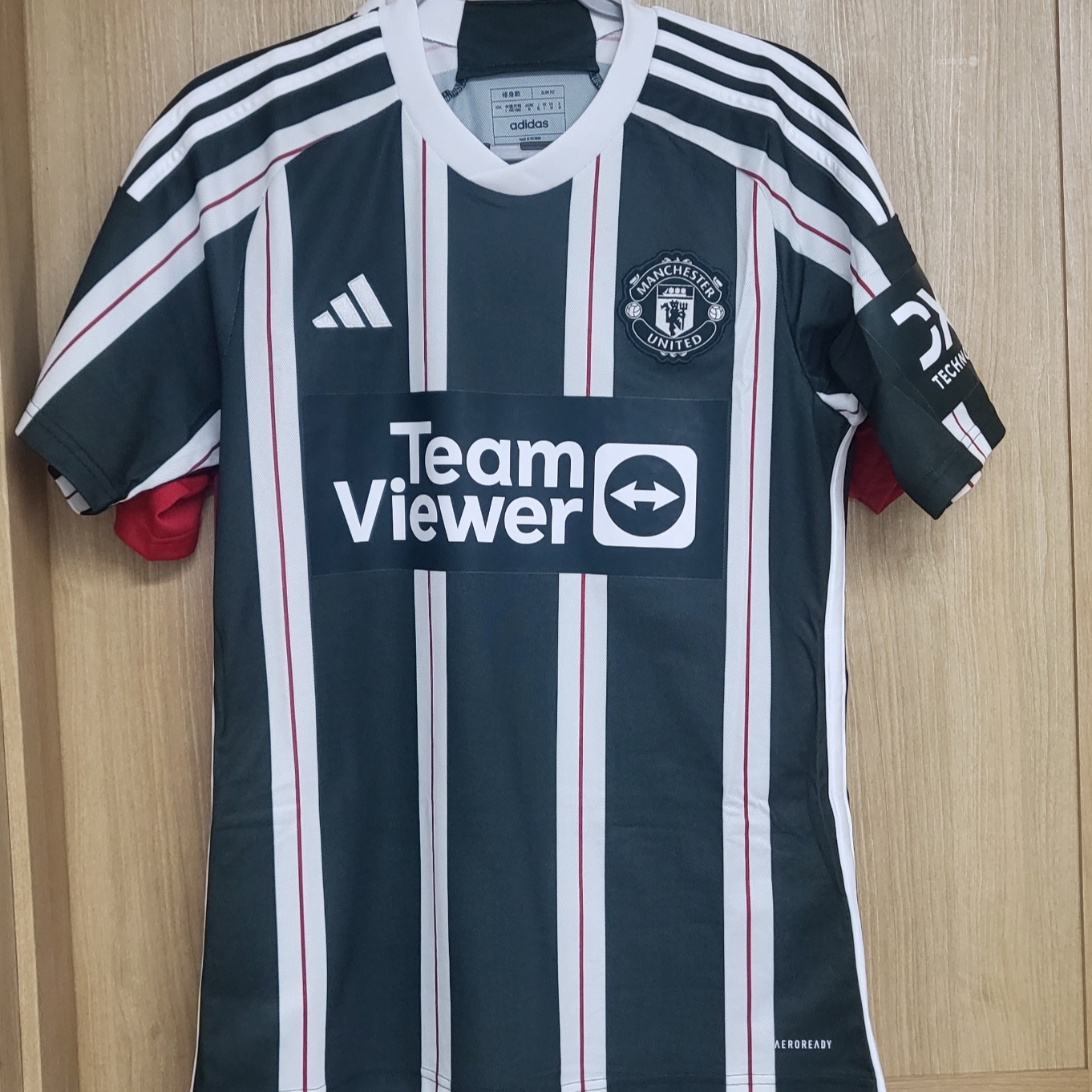 Adidas Manchester United 2023/24 Away Jersey Green Night Core White - KR Sizing (Non Marking Ver.) 착용 스타일