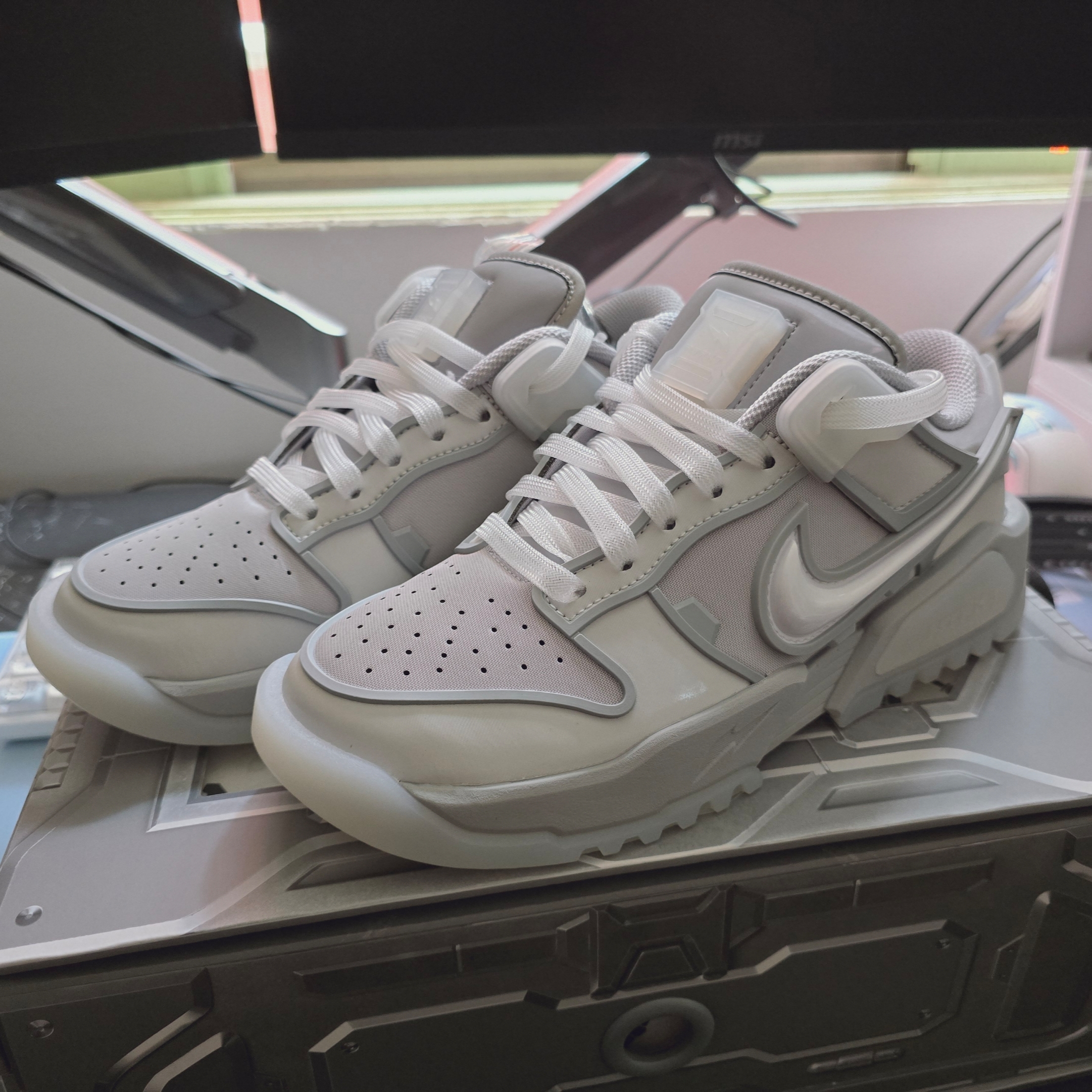 Nike x RTFKT Dunk Genesis Ghost, Nike x RTFKT Dunk Genesis Void 착용 스타일 - 1