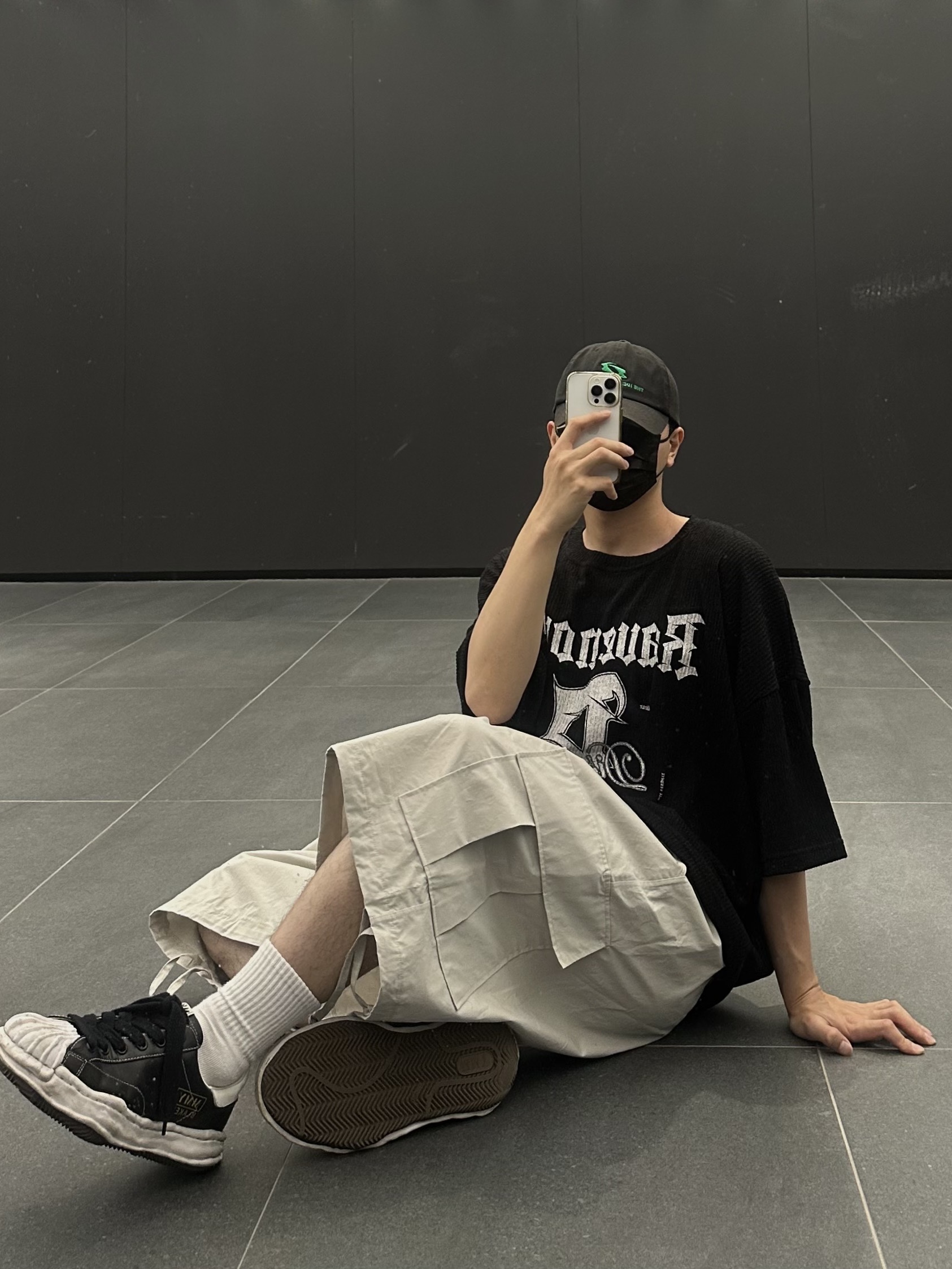 Maison Mihara Yasuhiro Blakey OG Sole Canvas Low-top Sneakers Black White, Maison Mihara Yasuhiro Blakey OG Sole Leather Low-top Sneakers Black 착용 스타일 - 1