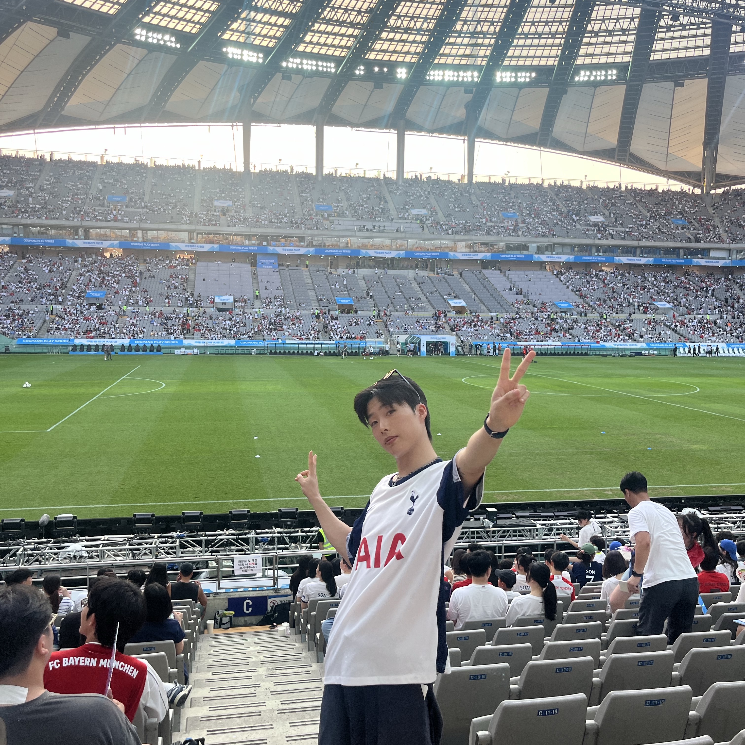 Nike Tottenham Hotspur 2024/25 Dri-Fit Stadium Home Jersey White (Non Marking Ver.) 착용 스타일 - 2