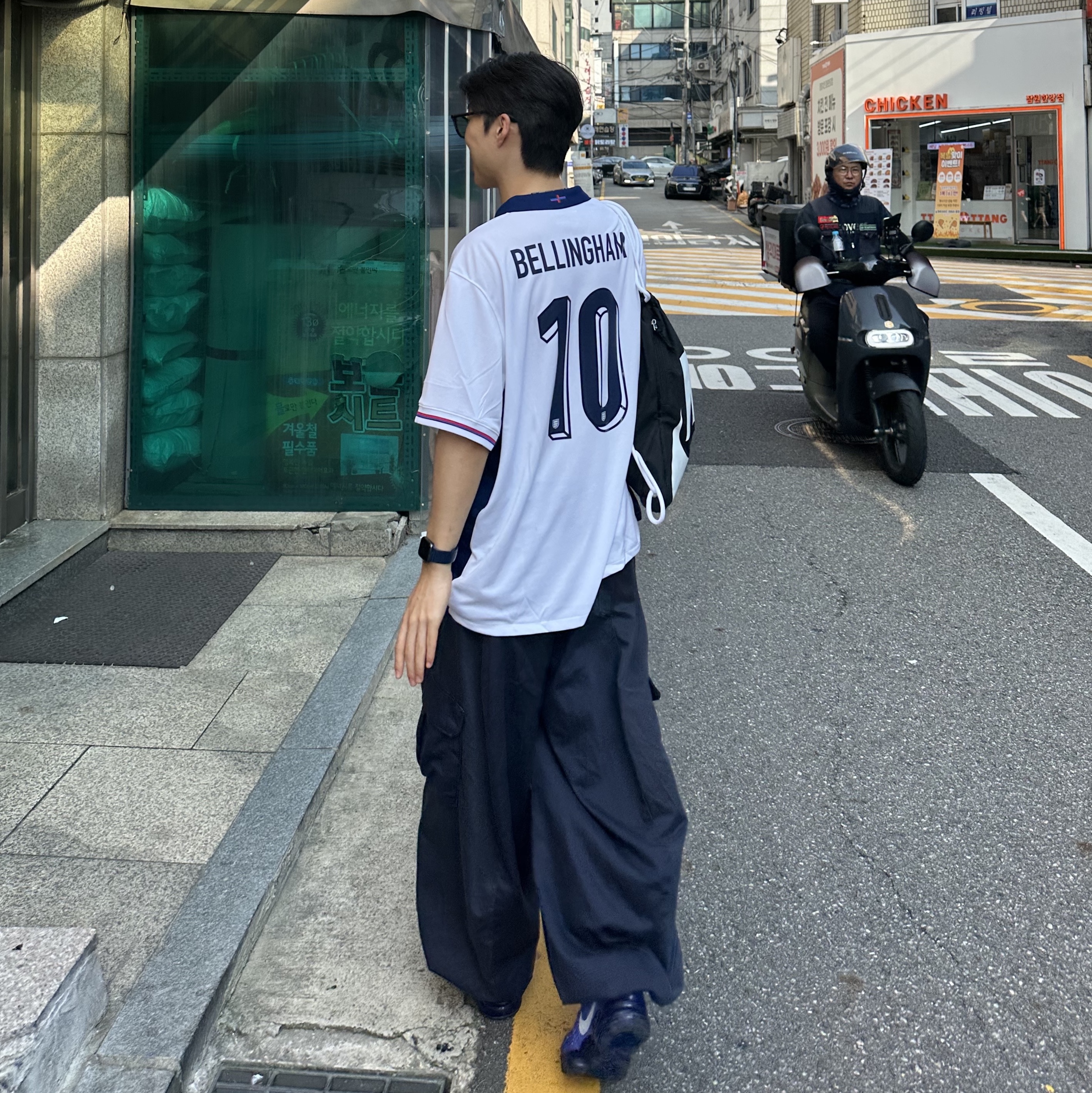 Nike England 2024/25 Dri-Fit Stadium Home Replica Jersey White Blue Void (Non Marking Ver.) 착용 스타일 - 1