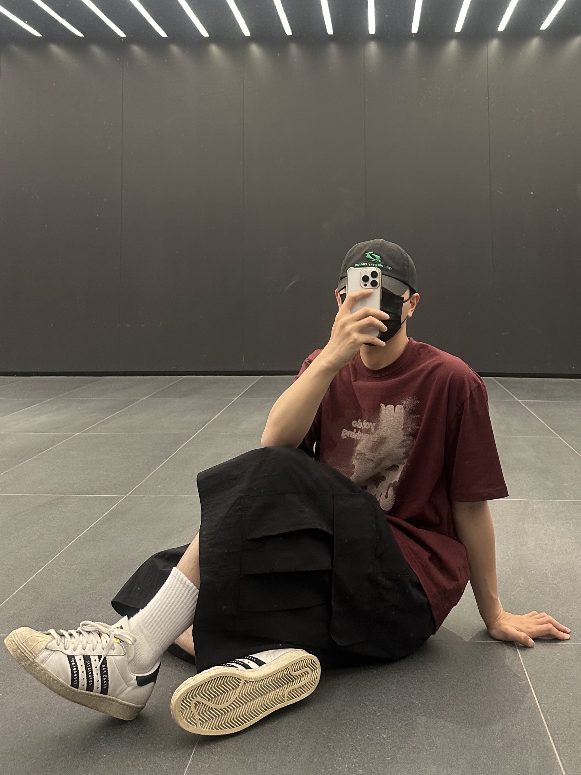 Maison Mihara Yasuhiro Blakey OG Sole Canvas Low-top Sneakers Black White, Maison Mihara Yasuhiro Blakey OG Sole Leather Low-top Sneakers Black 착용 스타일 - 5