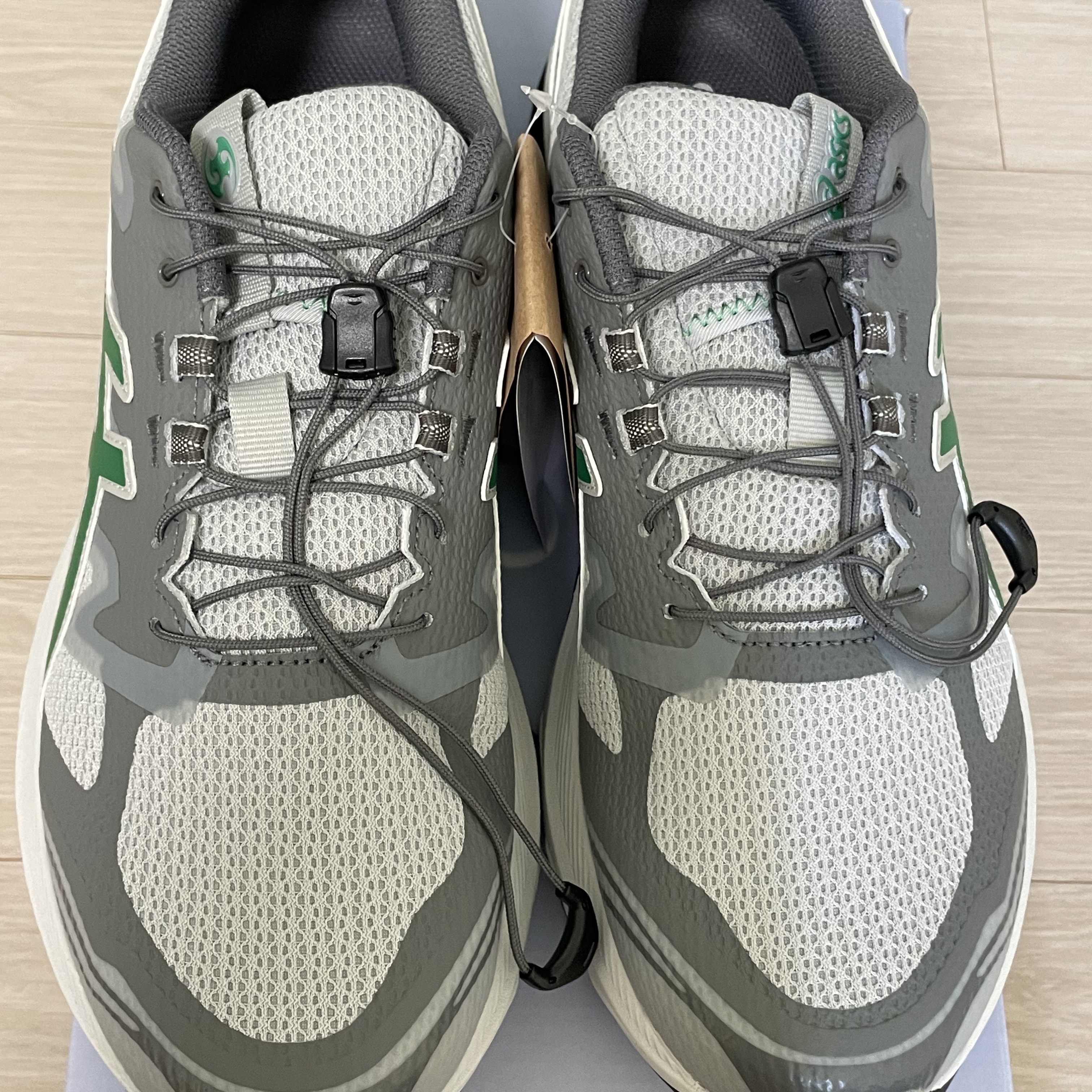 Asics x Sansan Gear Gel-Terrain Grey Violet Jolly Green 착용 스타일 - 3