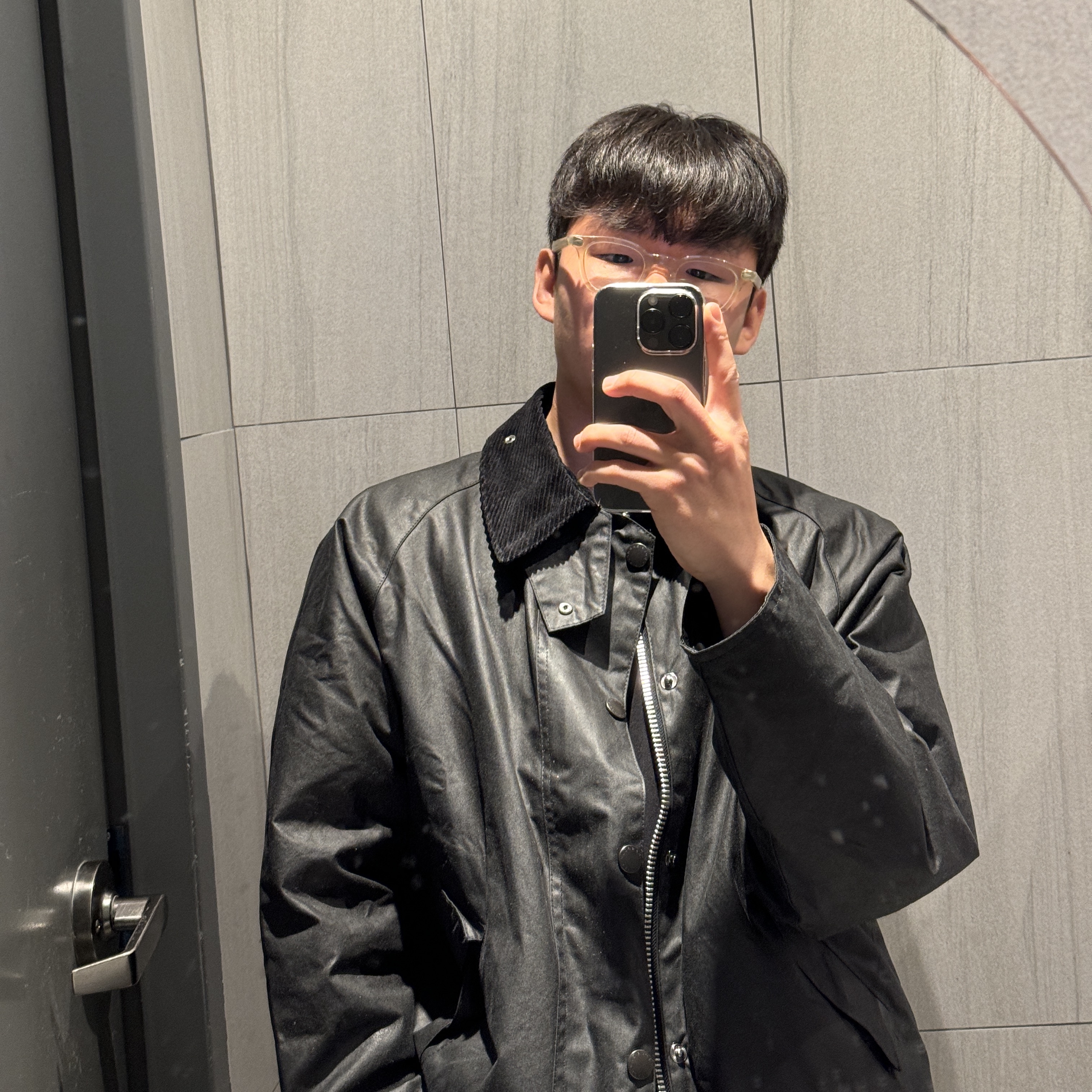 Barbour Transport Wax Jacket Sage 착용 스타일 - 2