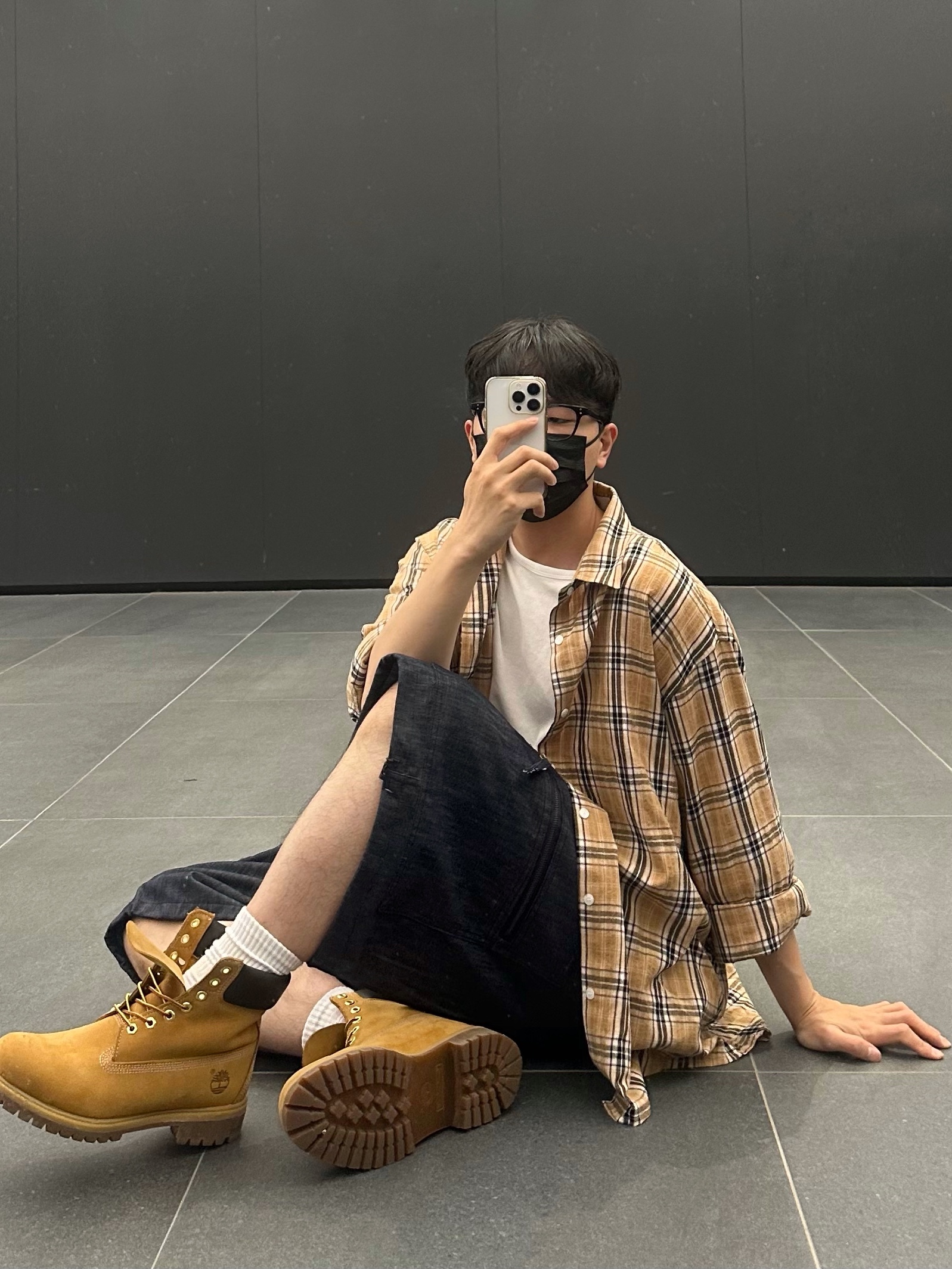Maison Mihara Yasuhiro Blakey OG Sole Canvas Low-top Sneakers Black White, Maison Mihara Yasuhiro Blakey OG Sole Leather Low-top Sneakers Black 착용 스타일 - 7
