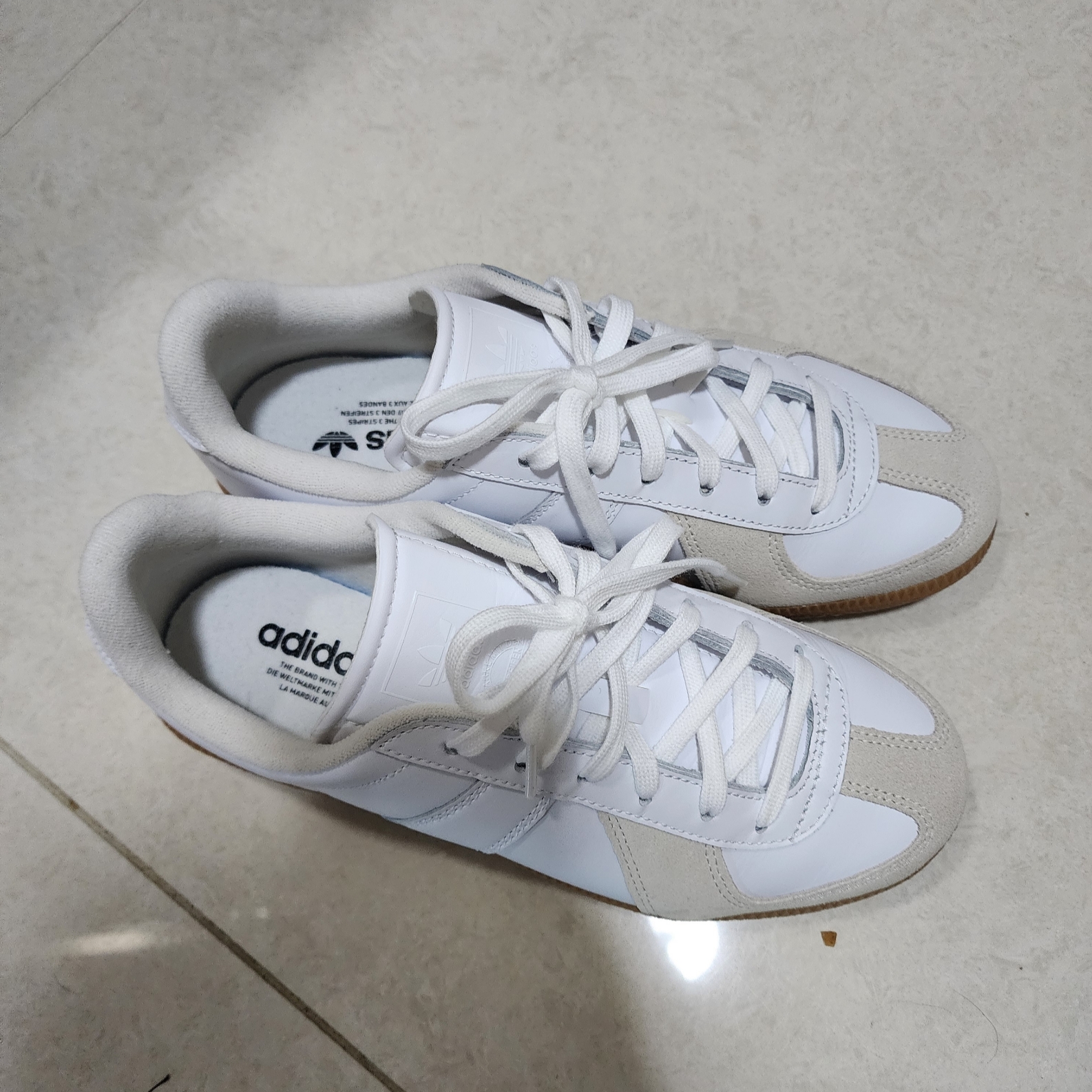 Adidas BW Army White 착용 스타일
