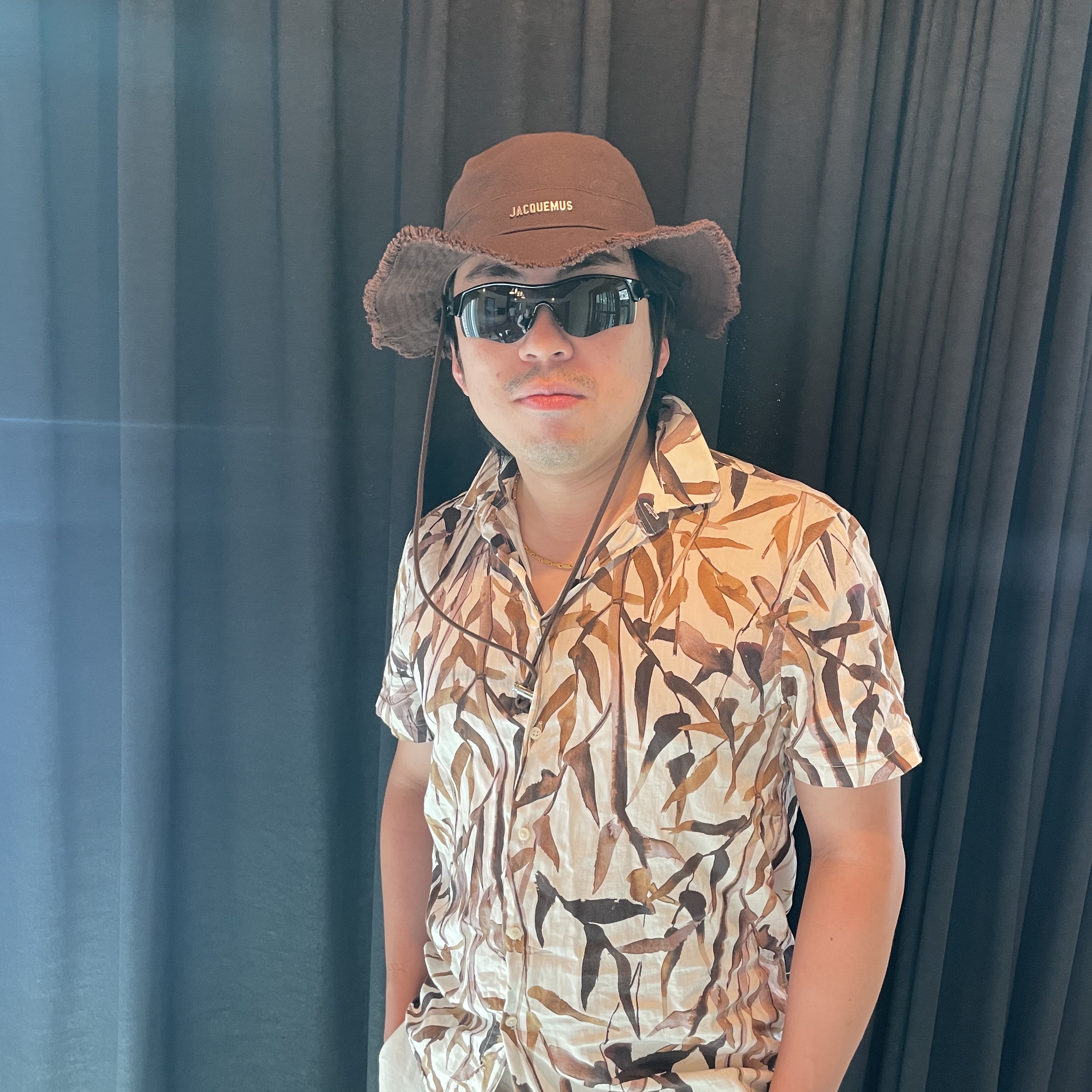 Jacquemus Le Bob Artichaut Bucket Hat Brown 착용 스타일