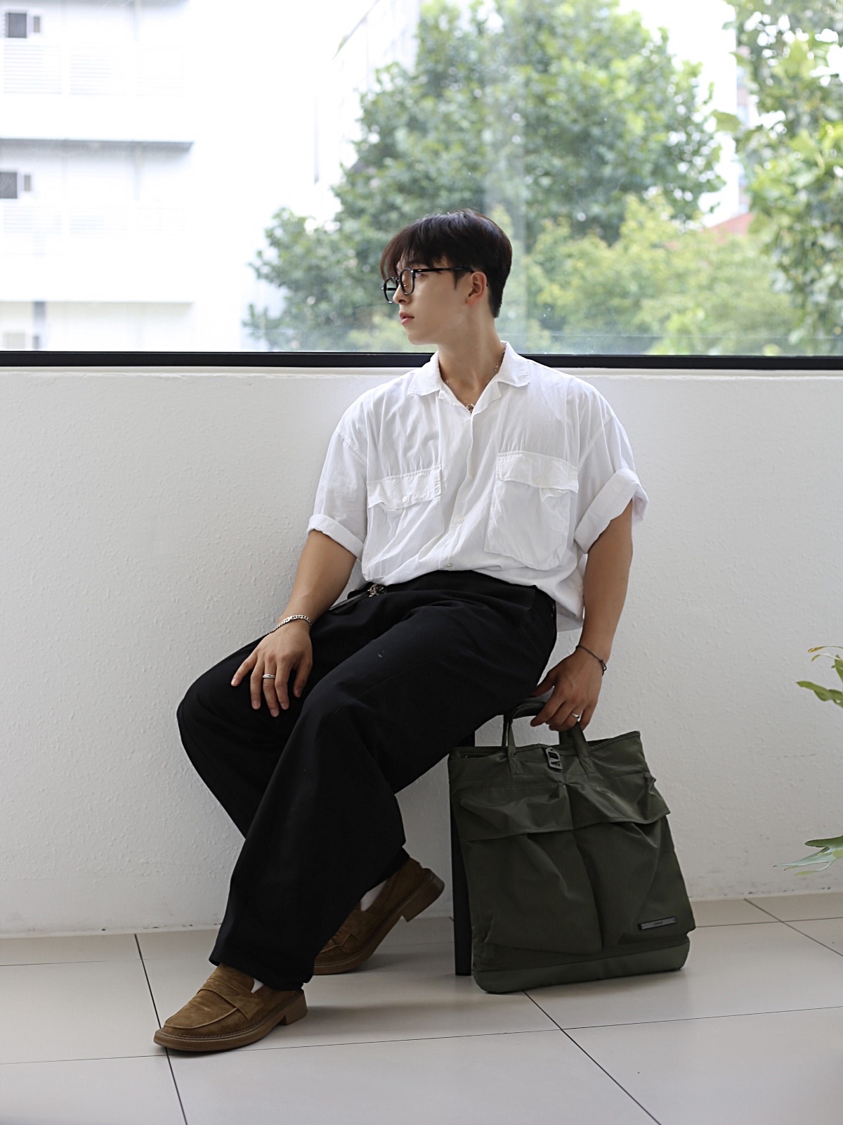 STU Suede Loafer Beige 착용 스타일 - 2
