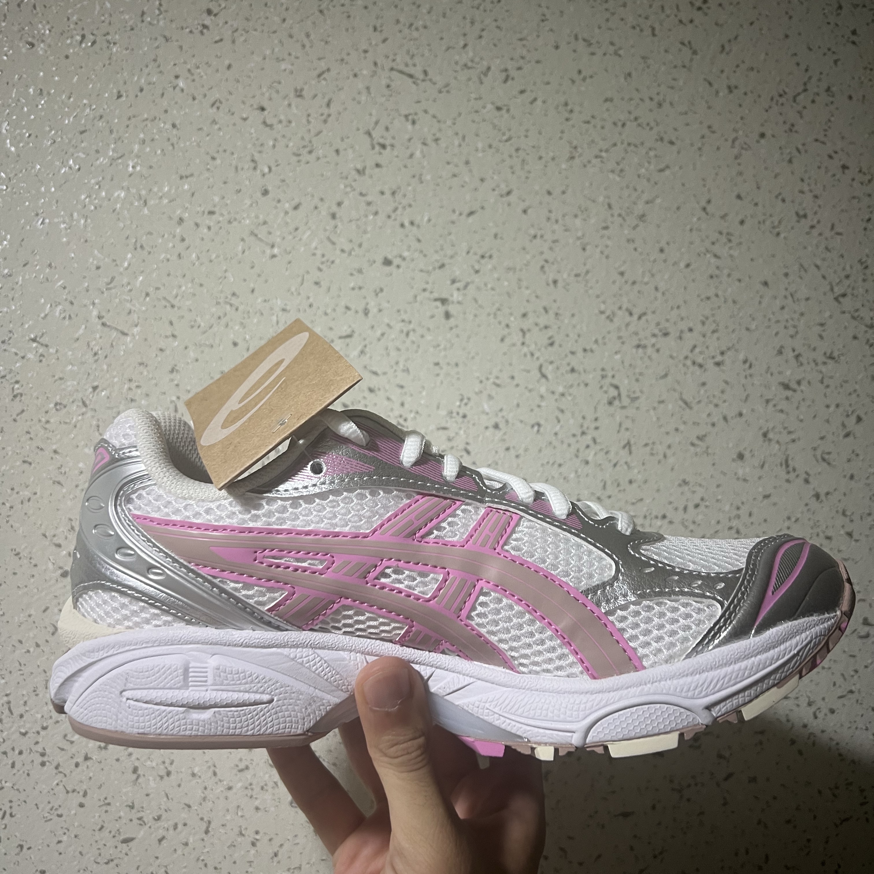 Asics Unlimited Gel-Kayano 14 White Fawn 착용 스타일 - 4