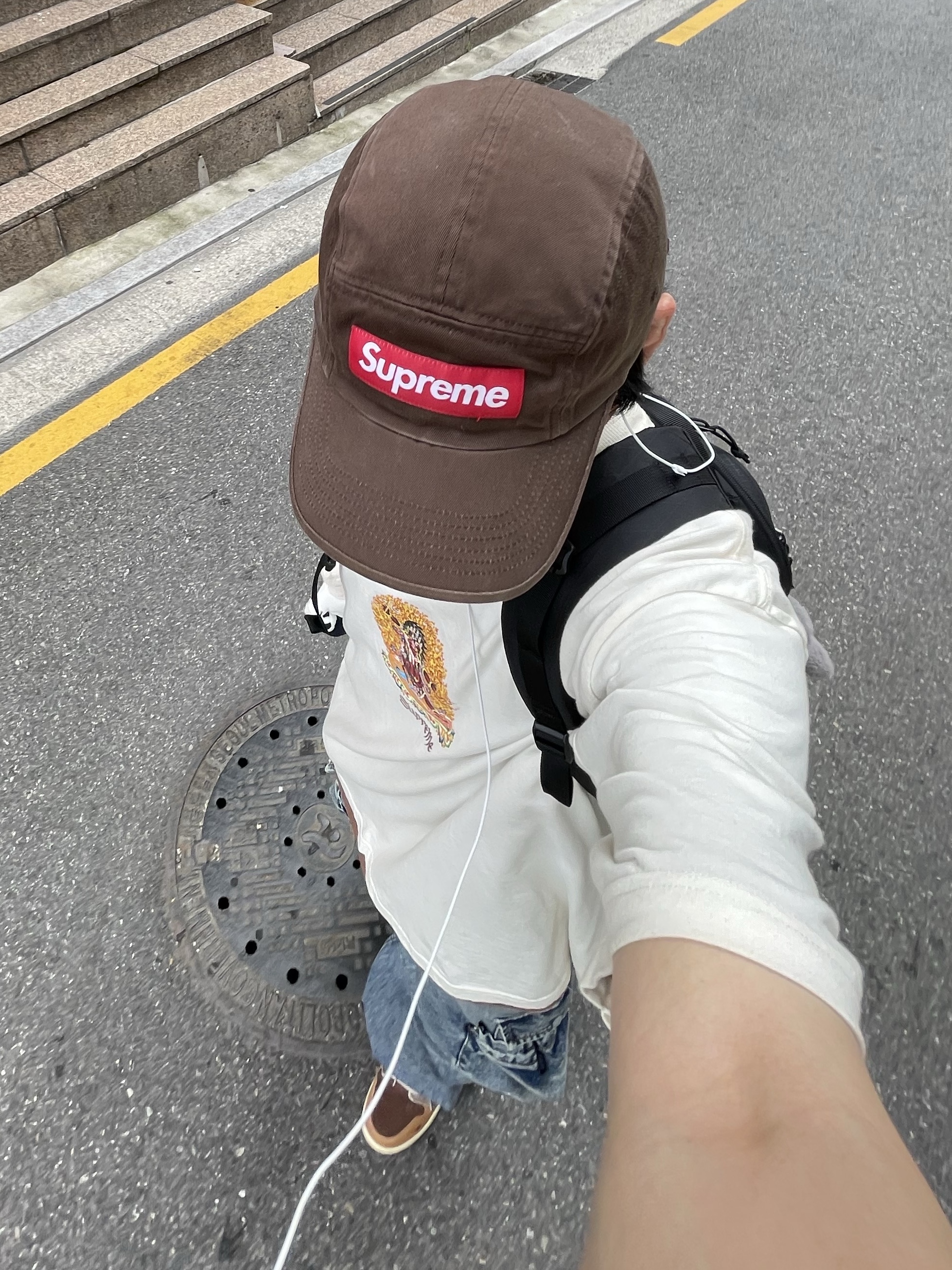 Jordan 1 x Zion Williamson Retro Low OG Flax and Oil Green, Supreme Person T-Shirt Natural - 22SS 착용 스타일 - 6