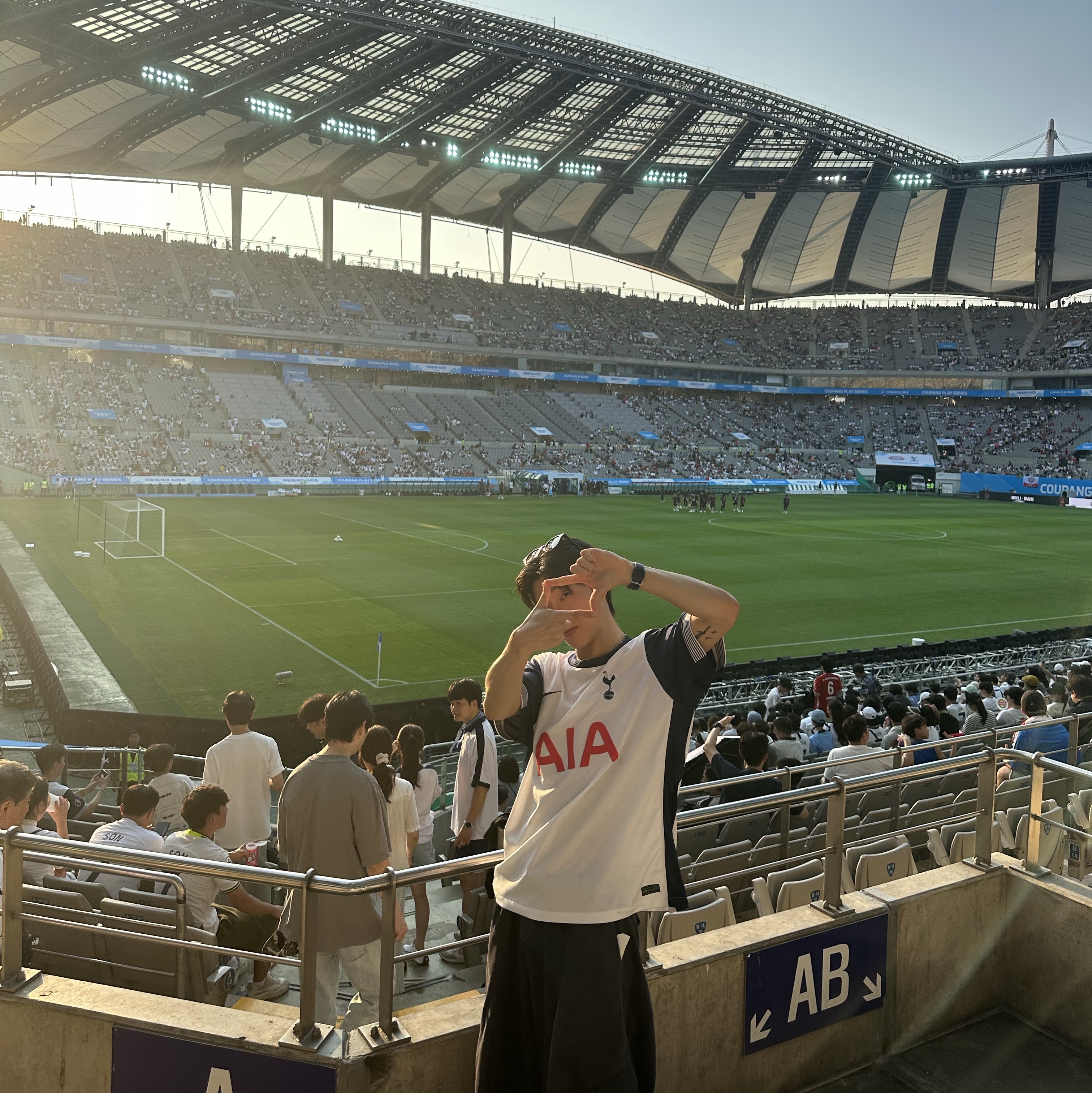 Nike Tottenham Hotspur 2024/25 Dri-Fit Stadium Home Jersey White (Non Marking Ver.) 착용 스타일 - 1