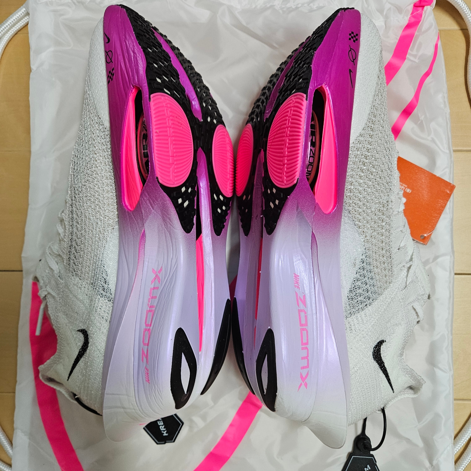 Nike Air Zoom Alphafly Next% 3 Hyper Pink 착용 스타일 - 3
