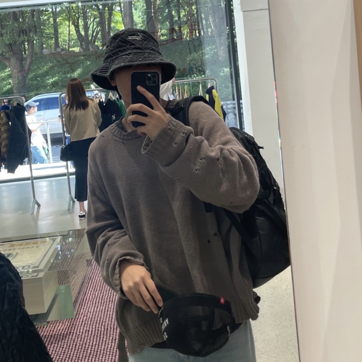 Supreme Punched Denim Crusher Black - 23FW, Supreme Backpack Black - 23FW 착용 스타일
