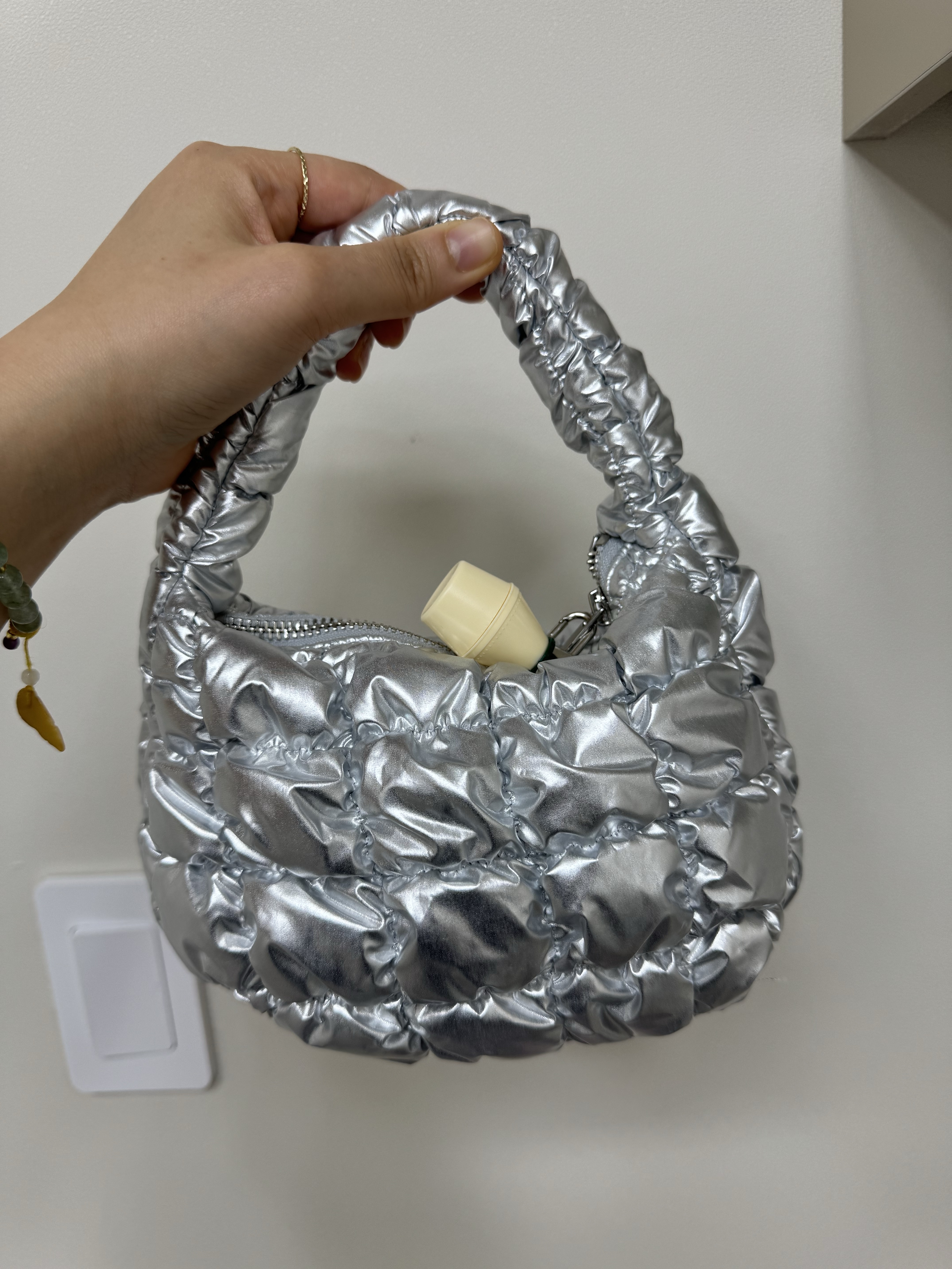 COS Quilted Micro Bag Silver 착용 스타일