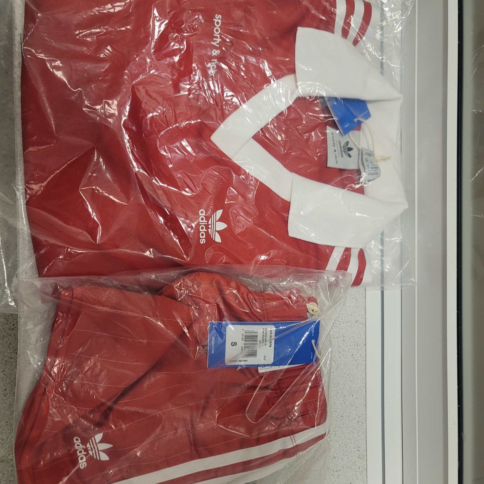 (W) Adidas x Sporty & Rich Shorts White Collegiate Red - KR Sizing 착용 스타일