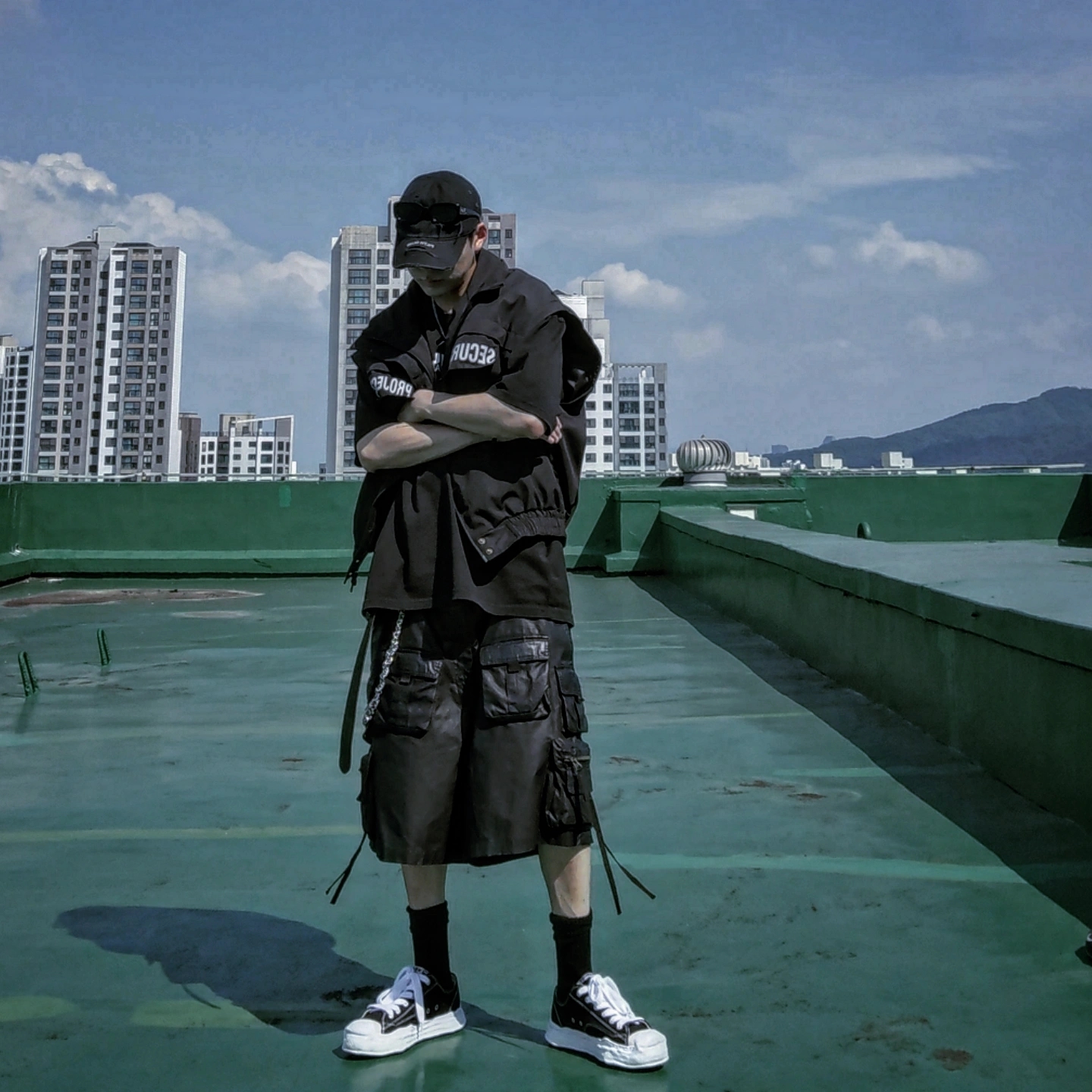Project G/R Convertible Security Jacket Black, Maison Mihara Yasuhiro Hank OG Sole Canvas Low-top Sneakers Black 착용 스타일