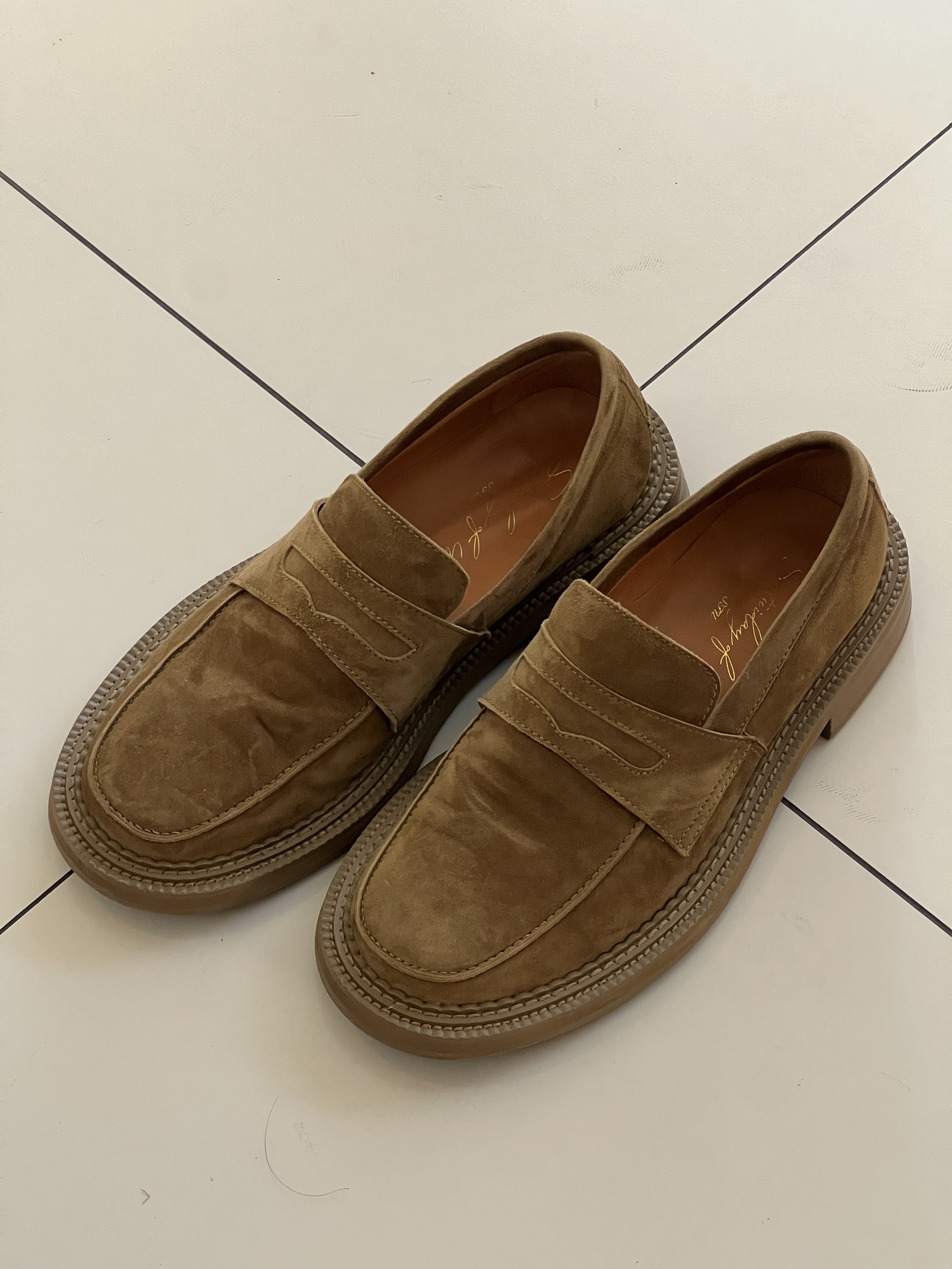 STU Suede Loafer Beige 착용 스타일 - 4