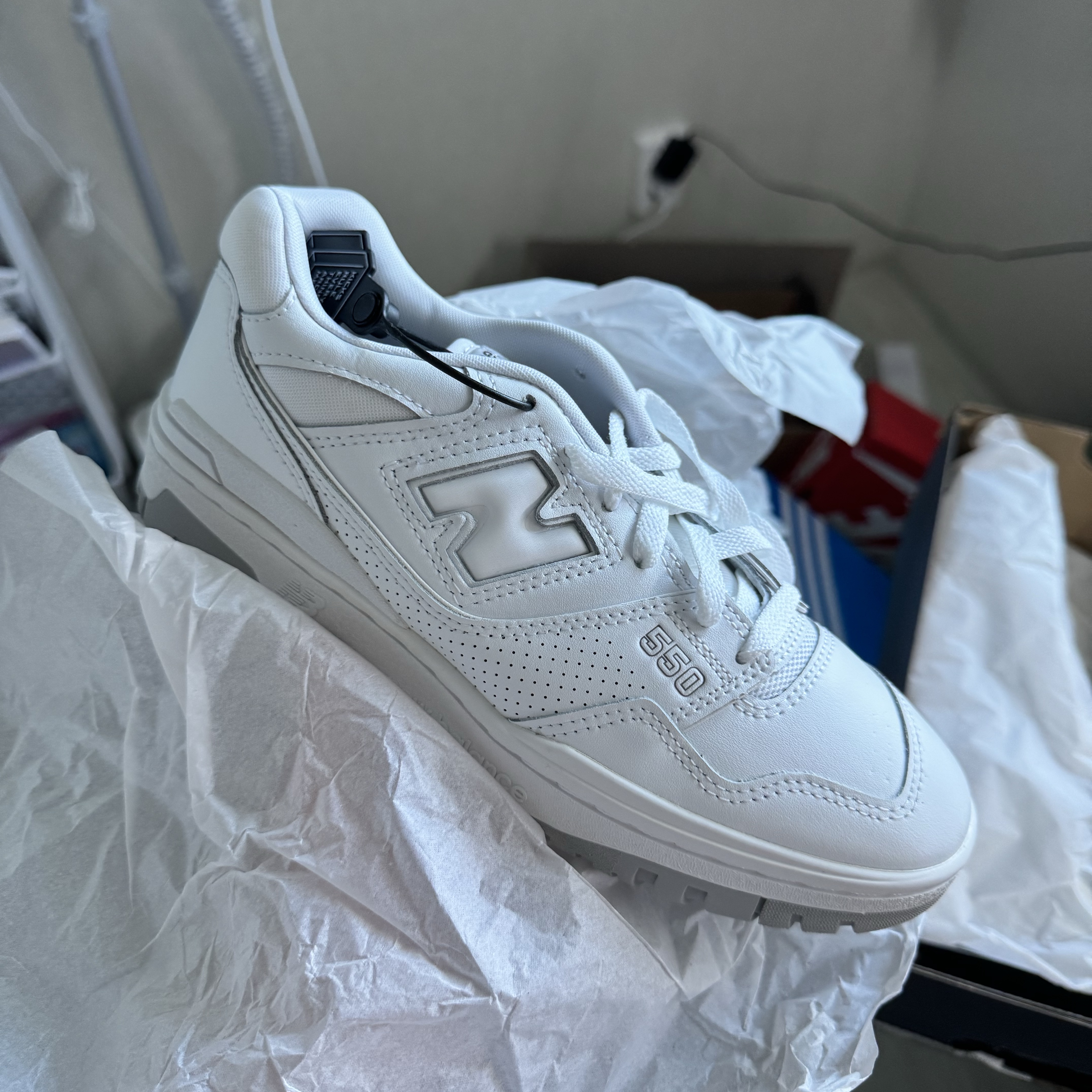 New Balance 550 White - 2E Wide 착용 스타일