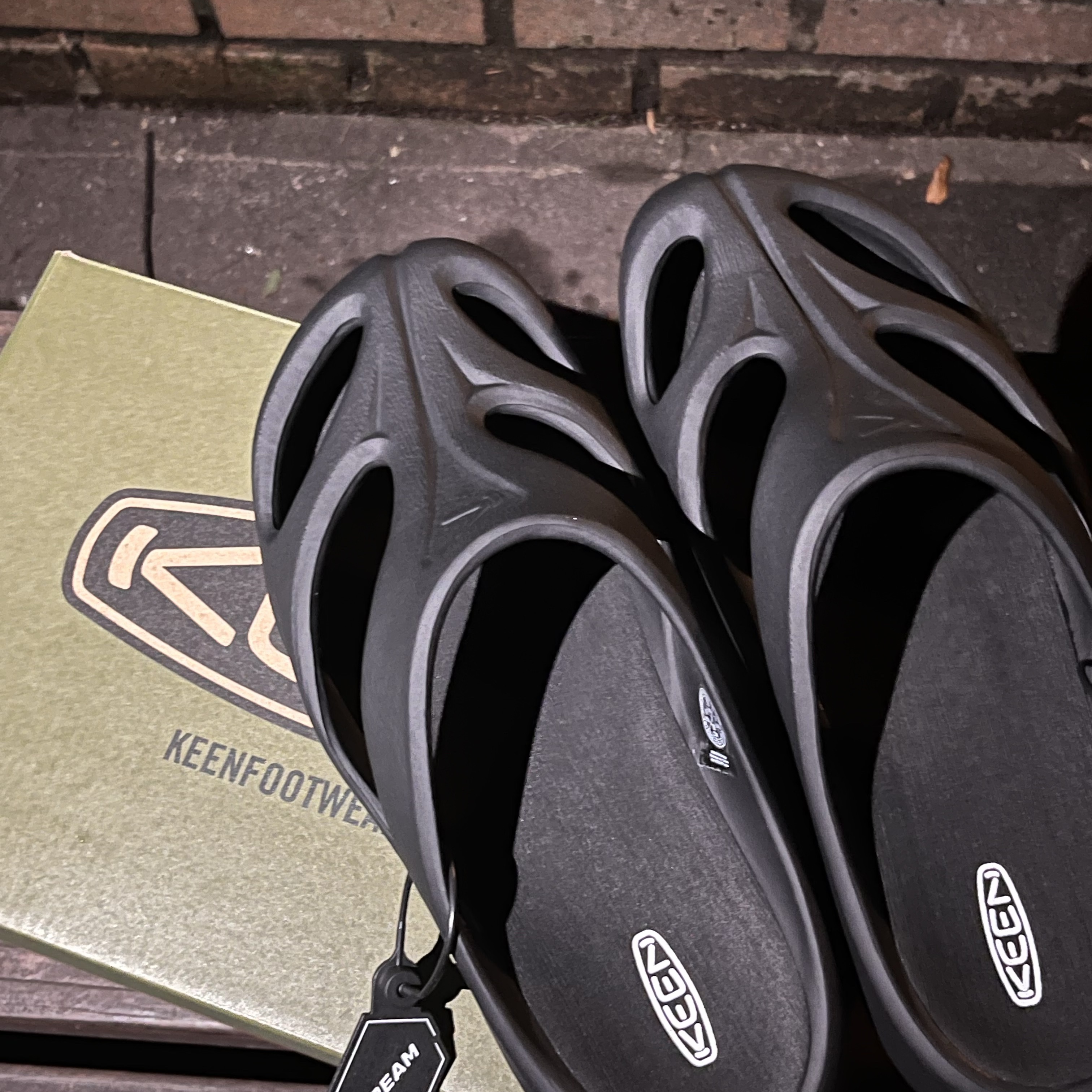 Keen Shanti Black Dawn Blue 착용 스타일