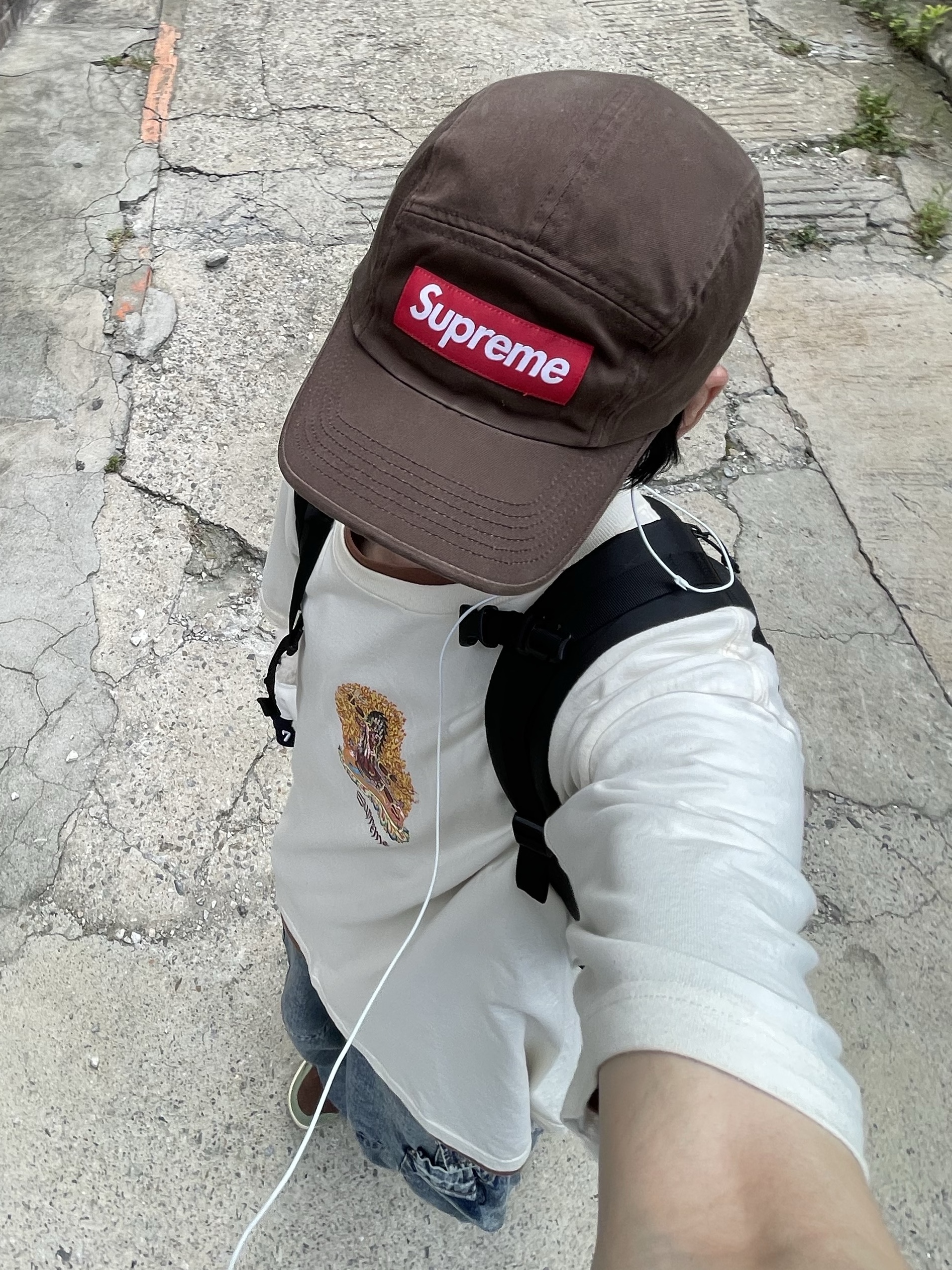 Jordan 1 x Zion Williamson Retro Low OG Flax and Oil Green, Supreme Person T-Shirt Natural - 22SS 착용 스타일 - 5