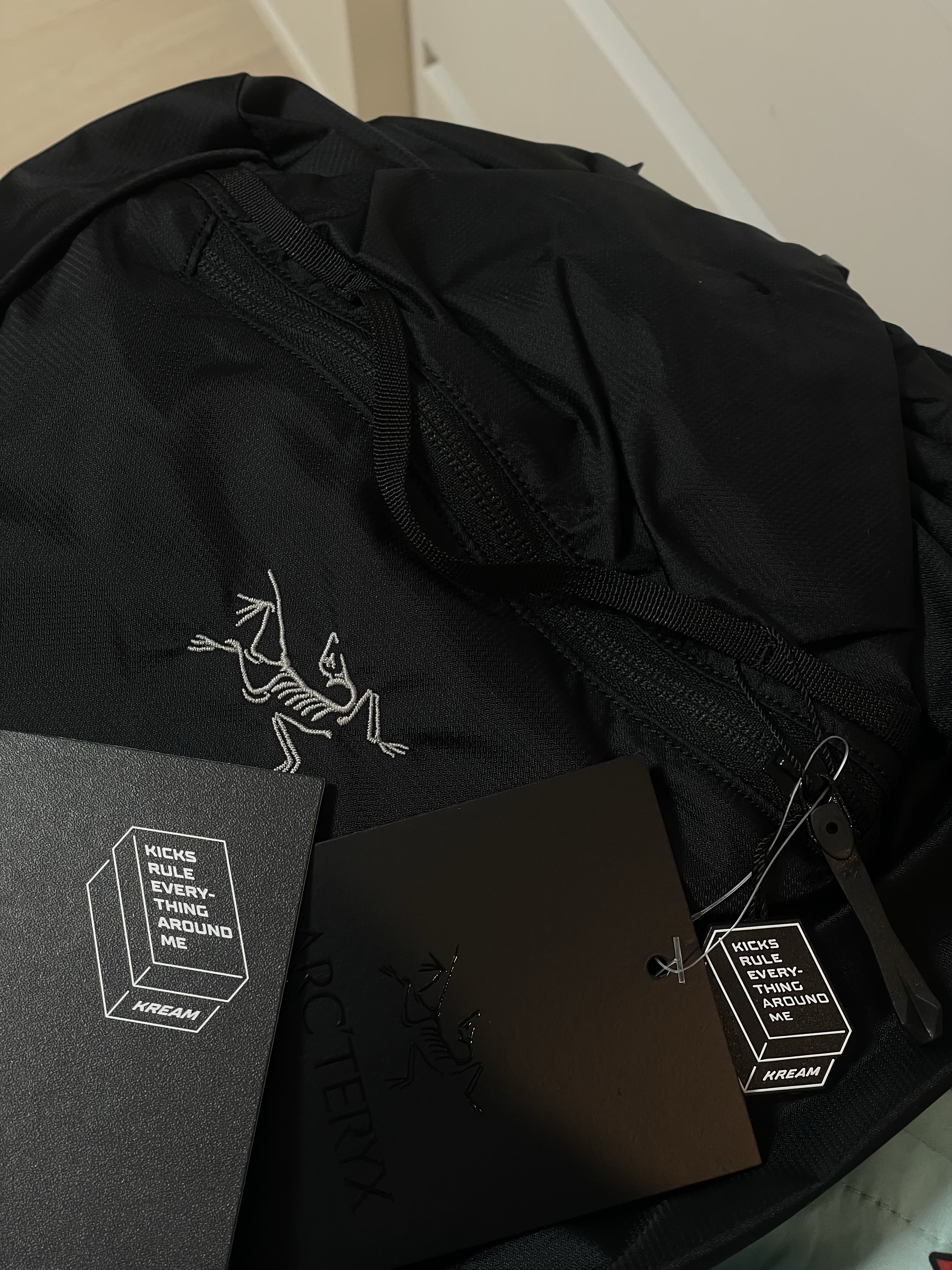 Arc'teryx Heliad 10 Backpack Black 착용 스타일 - 2