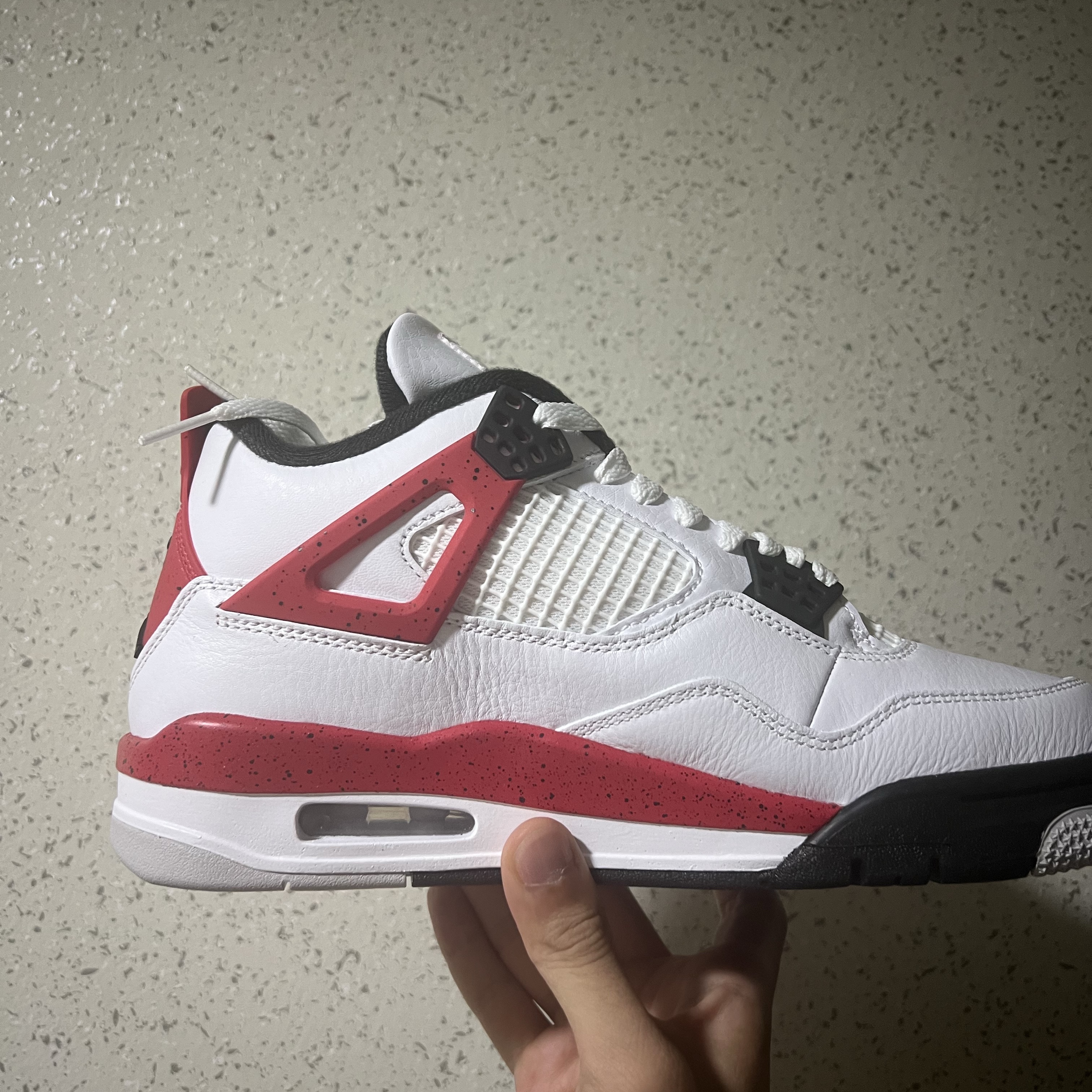 Jordan 4 Retro Red Cement 착용 스타일 - 4