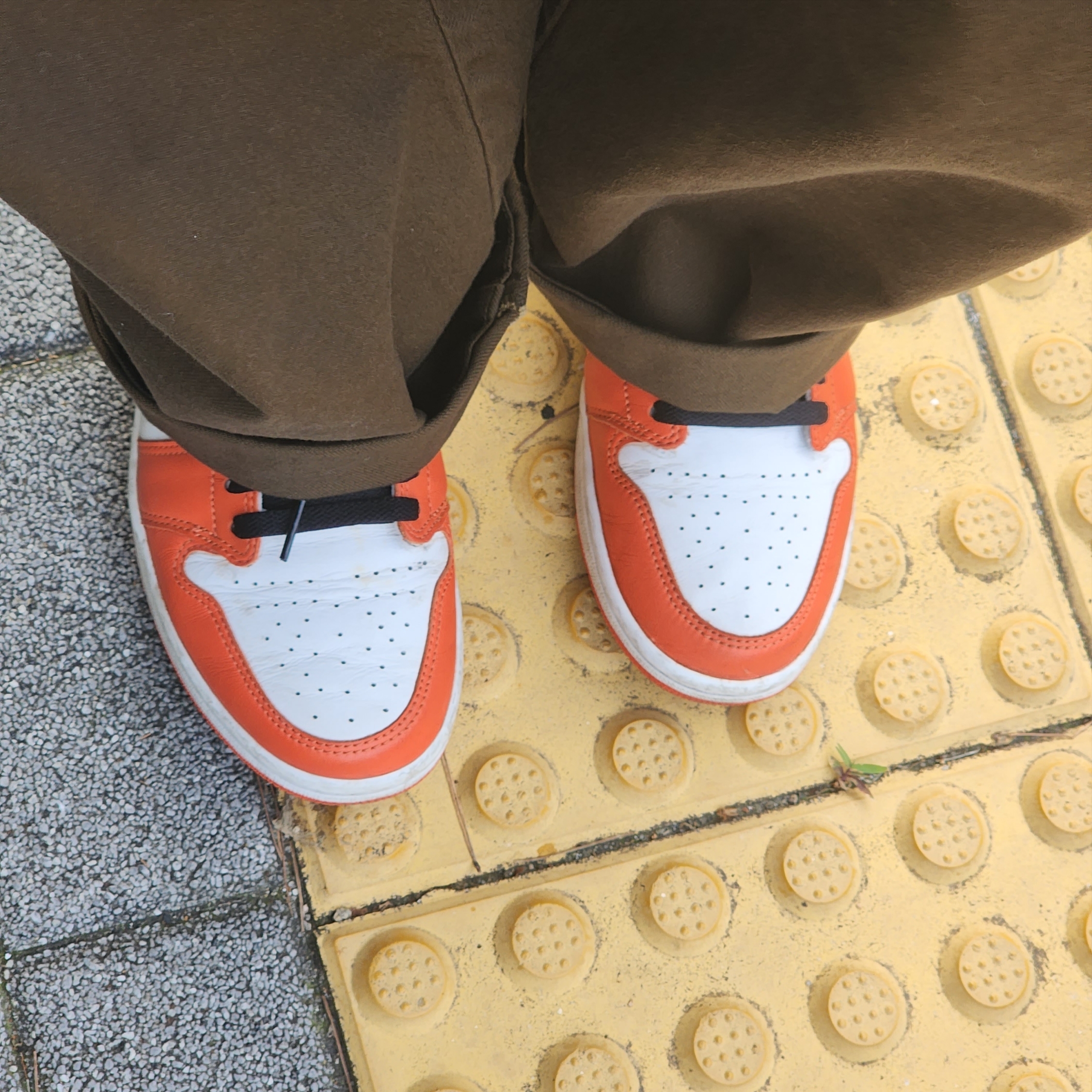 Jordan 1 Low OG Starfish 착용 스타일