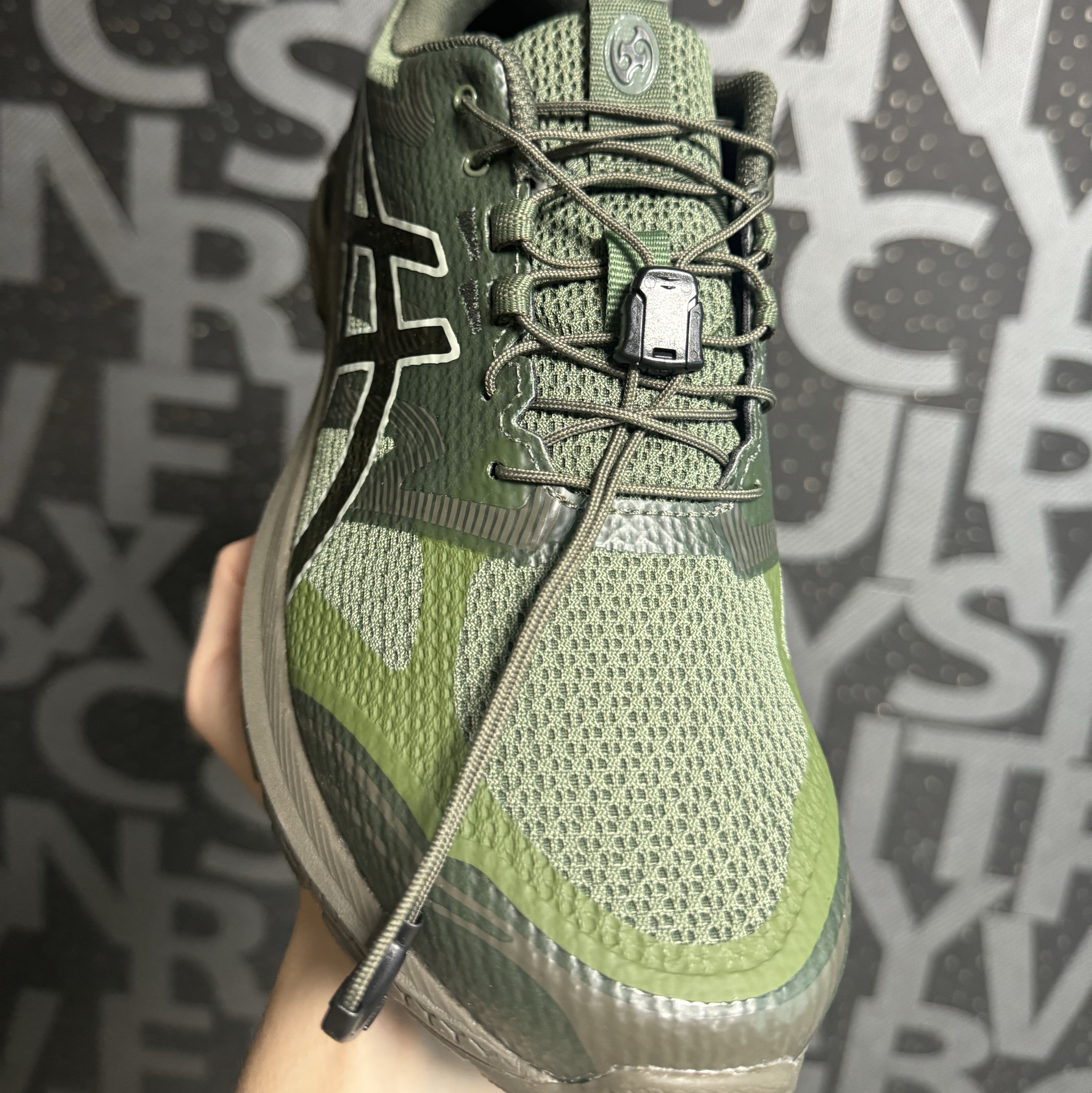 Asics x Sansan Gear Gel-Terrain Bronze Green Tarmac, Asics x Sansan Gear Gel-Terrain Grey Violet Jolly Green 착용 스타일 - 1