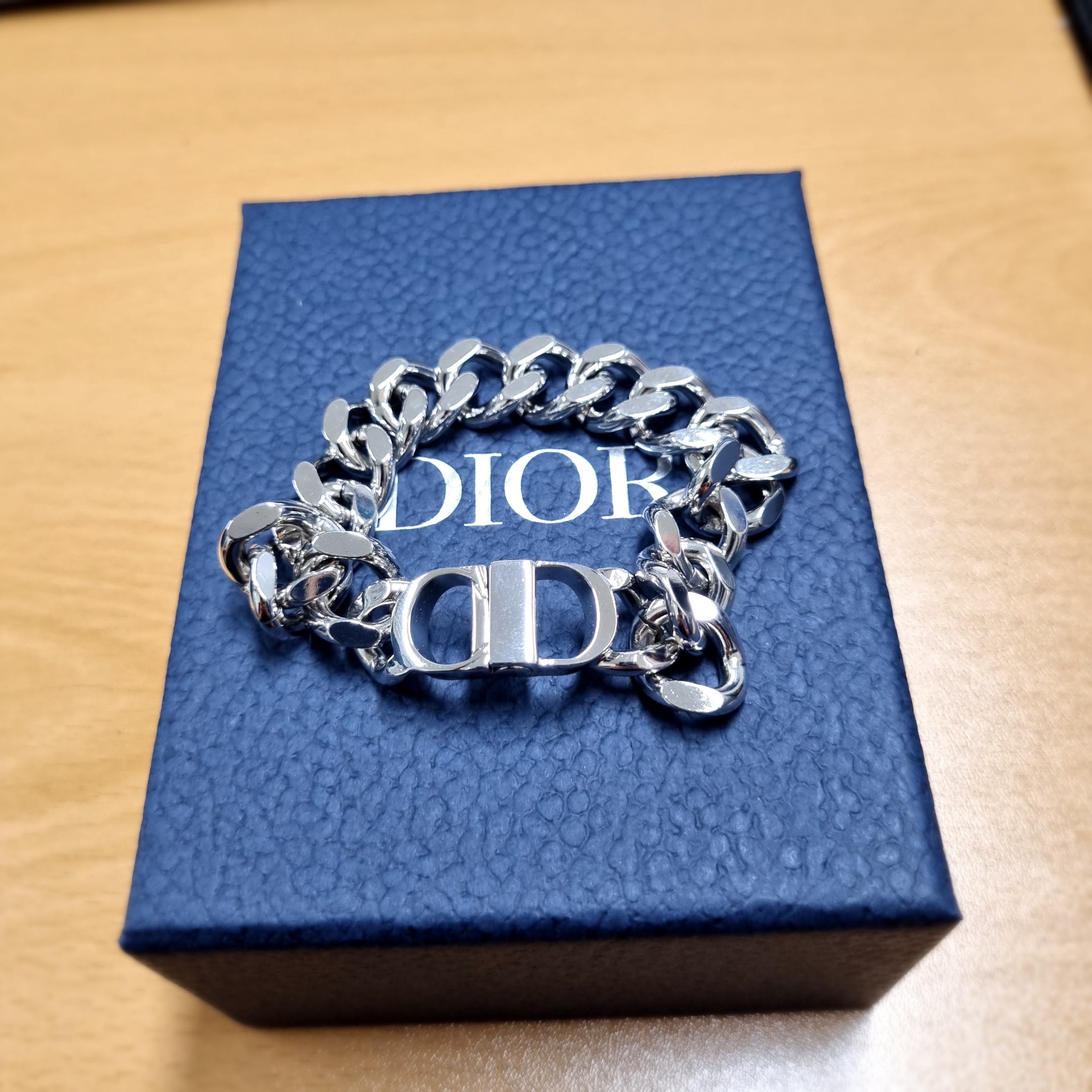Dior CD Icon Chain Link Bracelet Silver Finish Brass 착용 스타일 - 2