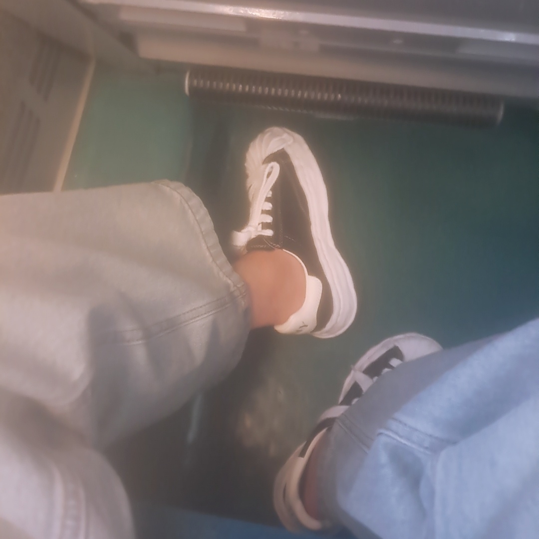 Wooyoungmi Flower Print T-Shirt White - 24SS, Maison Mihara Yasuhiro Blakey OG Sole Canvas Low-top Sneakers Black White 착용 스타일 - 2