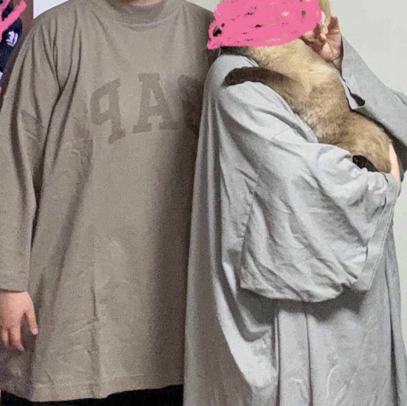 Yeezy Gap Engineered By Balenciaga Dove 3/4 Sleeve T-Shirt Beige, Yeezy Gap Engineered By Balenciaga Dove 3/4 Sleeve T-Shirt Grey 착용 스타일