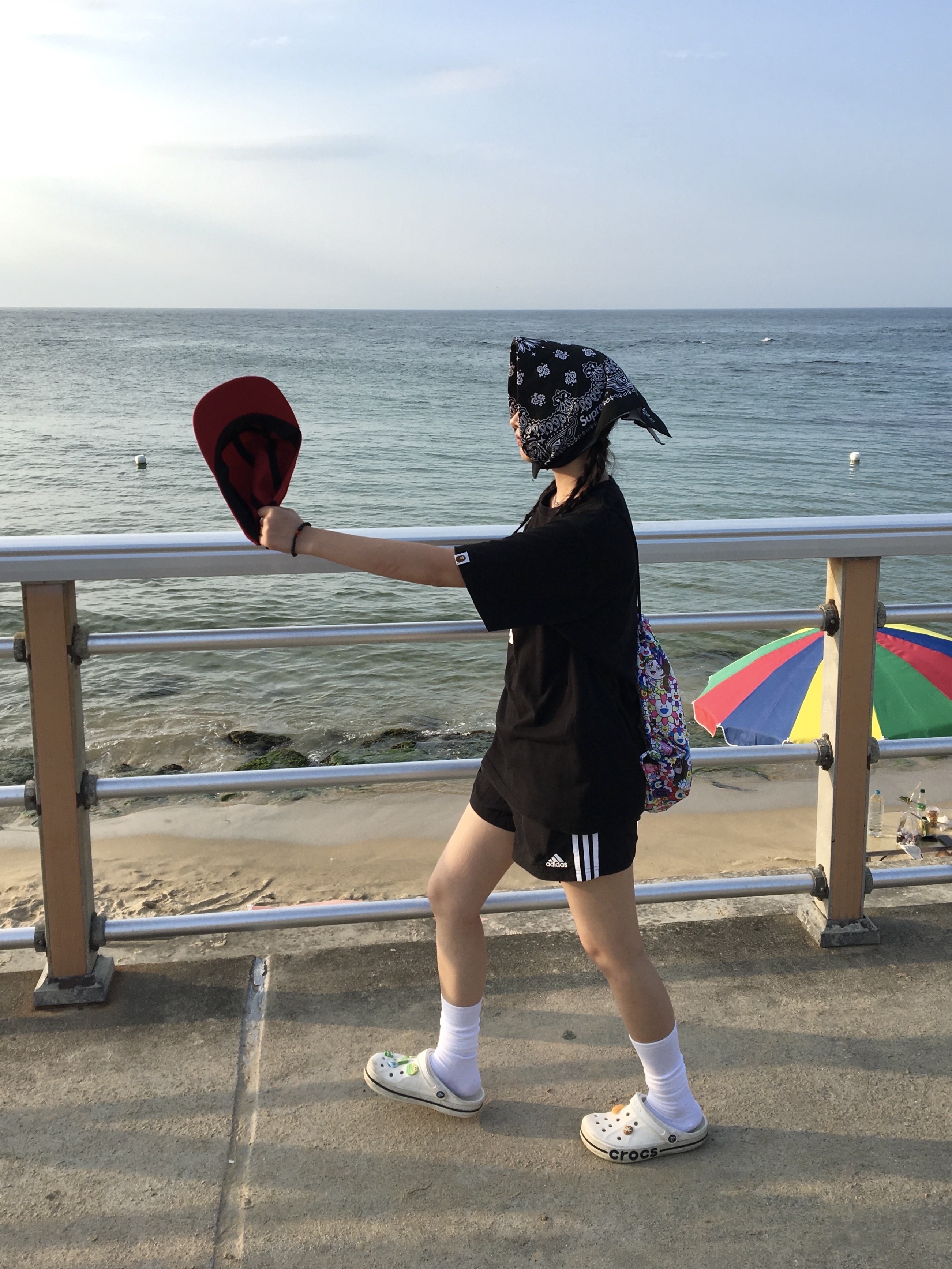 Supreme Hav-A-Hank Bandanas Multicolor (Set of 3) - 24SS, Supreme Washed Chino Twill Camp Cap Red - 24SS 착용 스타일 - 3