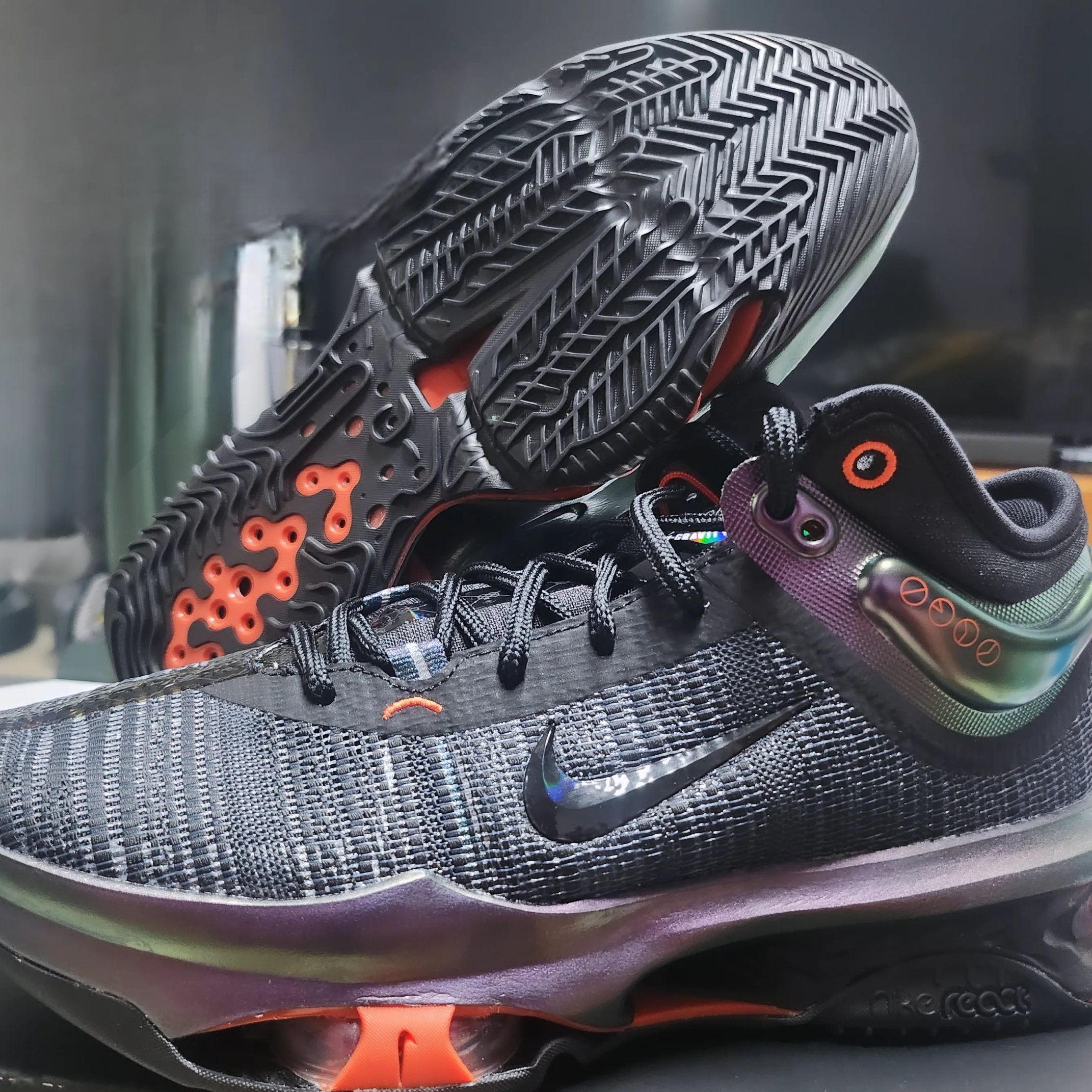 Nike Air Zoom GT Jump 2 EP Black Picante Red 착용 스타일