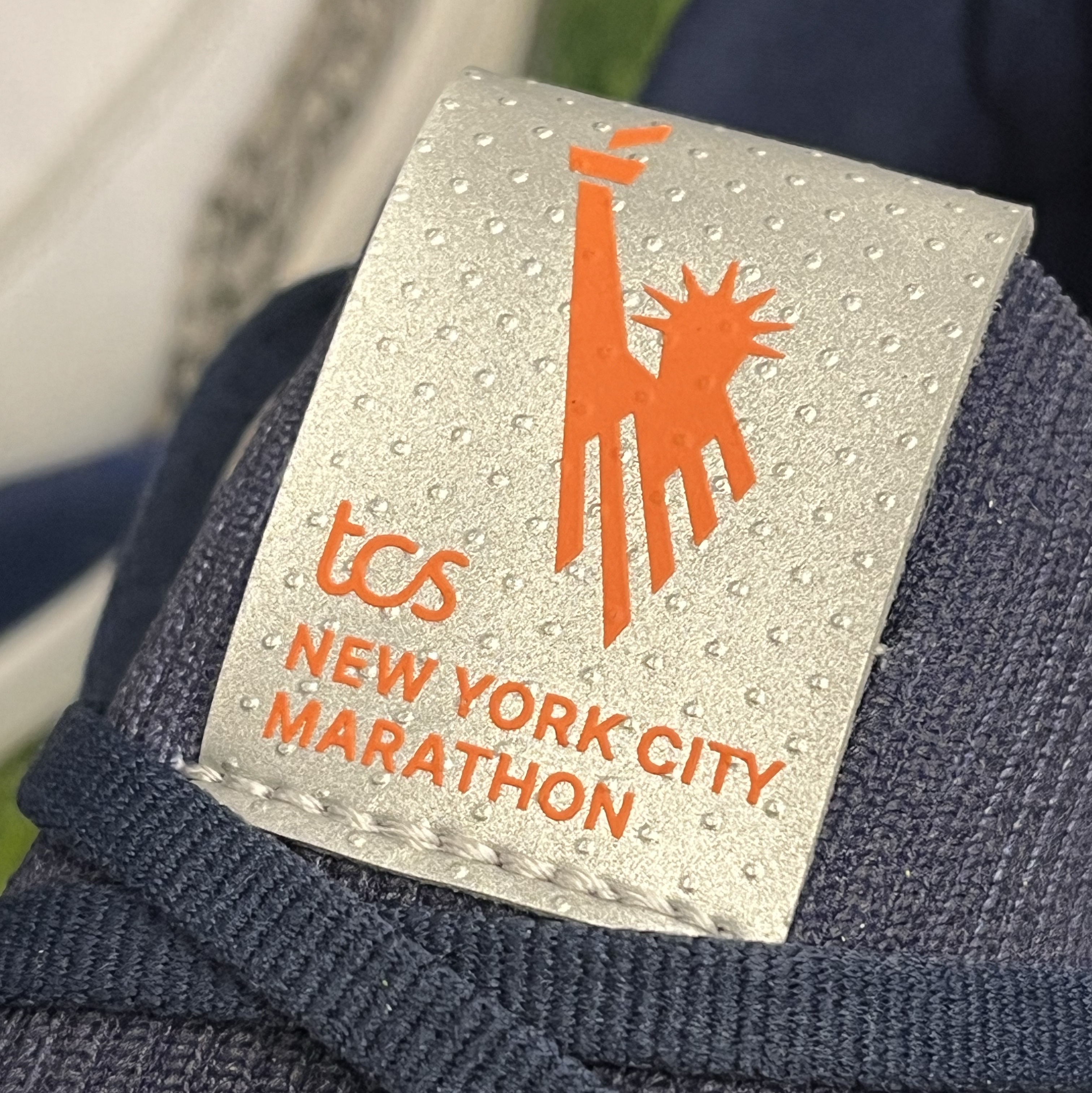 New Balance Fuelcell SC Elite v3 TCS NYC Marathon Thirty Watt Navy - 2E Wide 착용 스타일 - 1